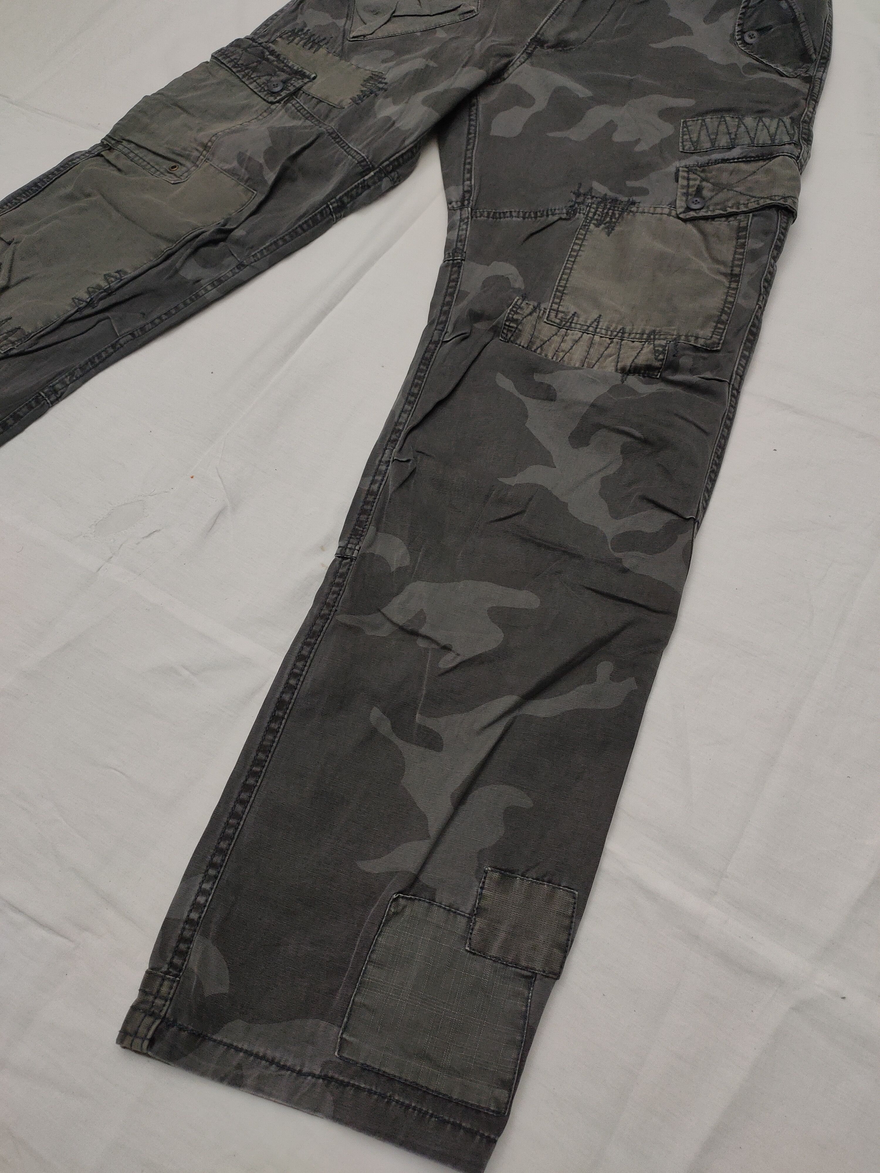 Avirex AVIREX Cargo pants Camo Military multi pockets Size US 34 / EU 50 - 2 Thumbnail