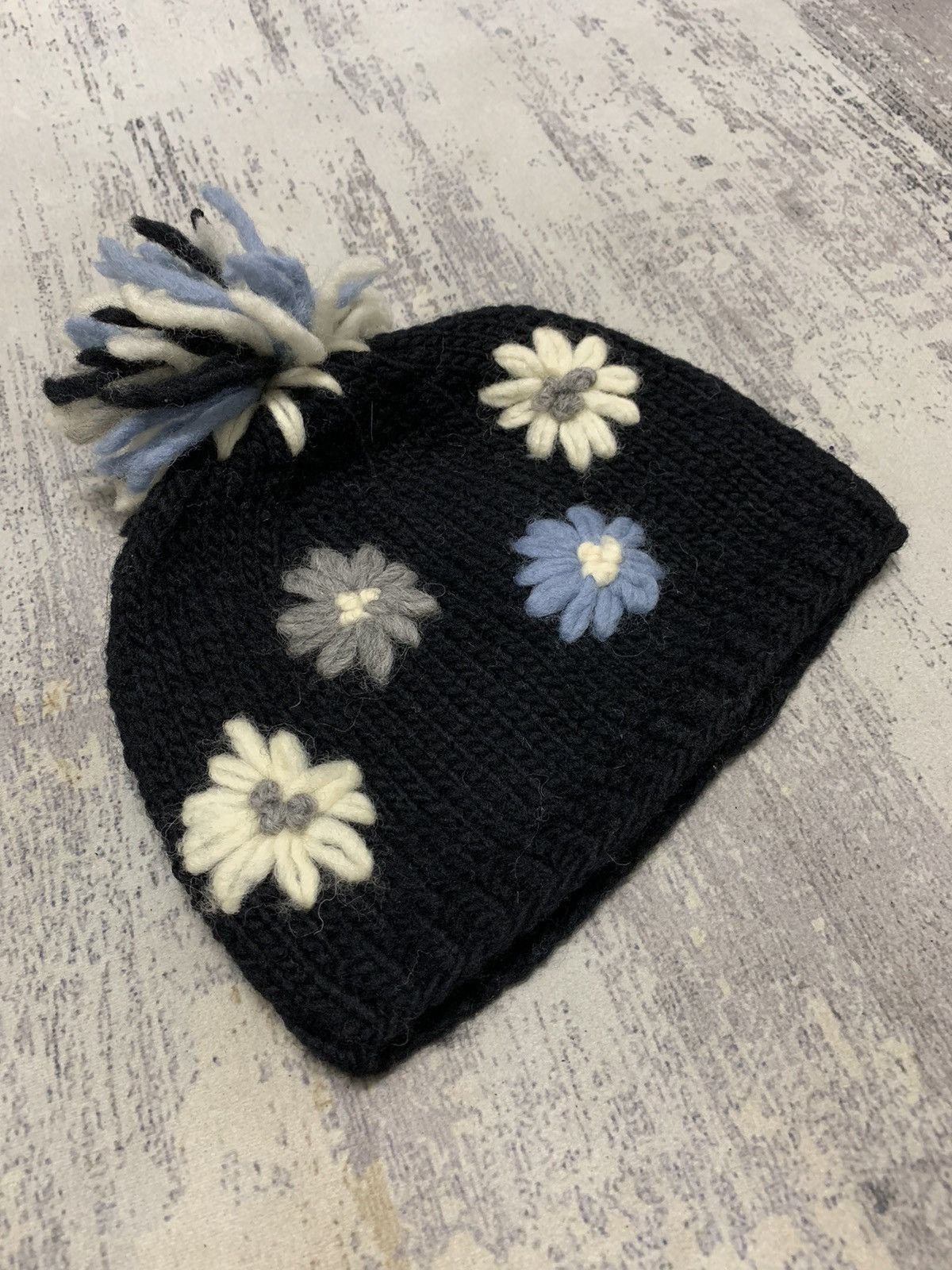 Vintage Crochet Daisy Flower Wool Beanie Hat