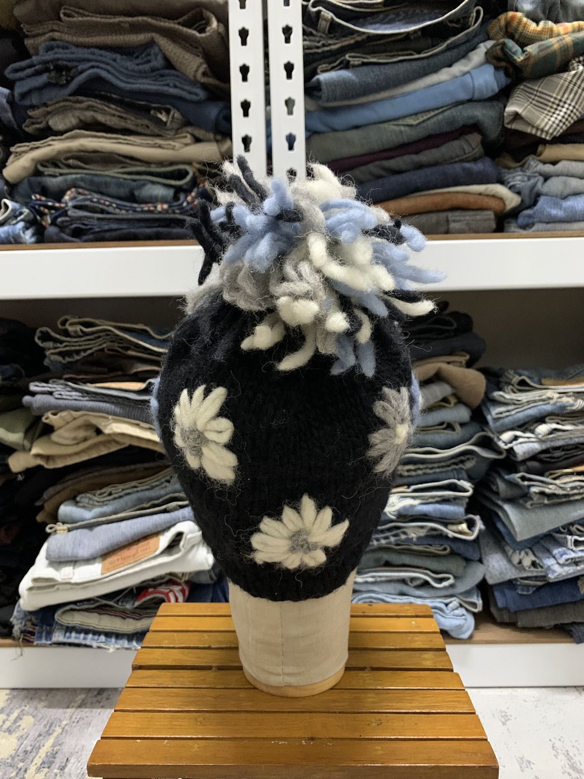 Vintage Crochet Daisy Flower Wool Beanie Hat