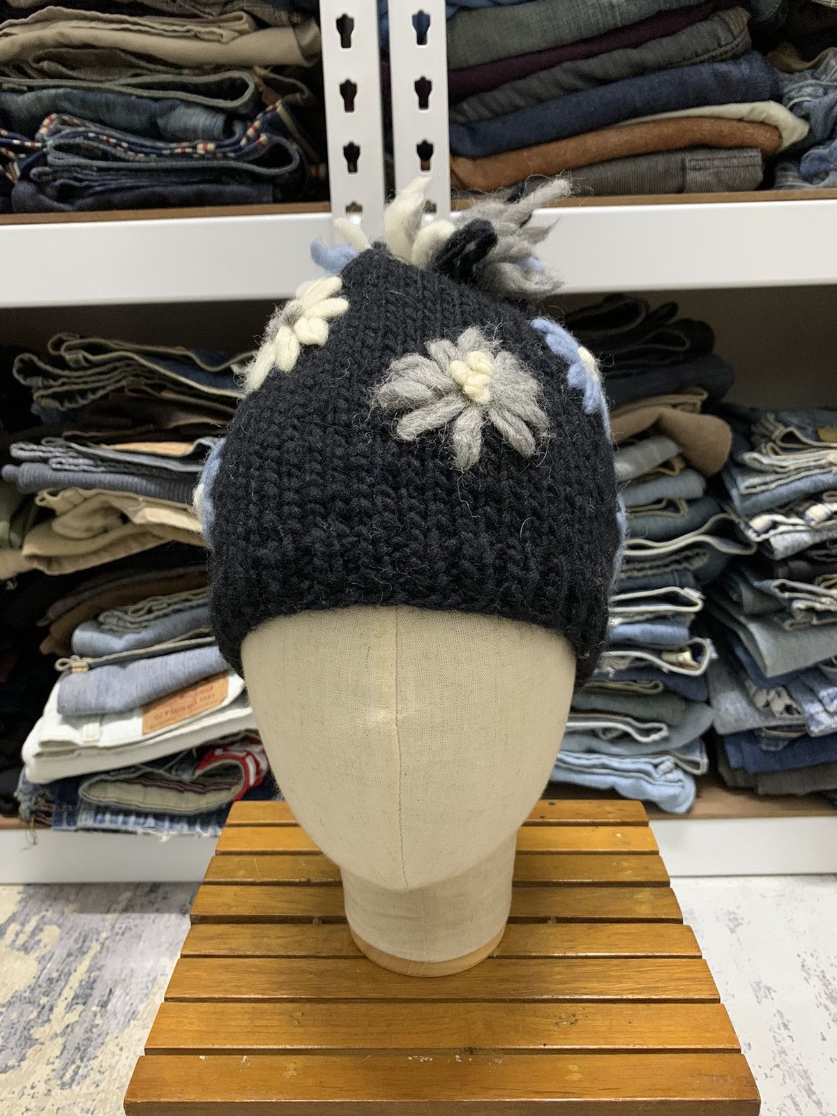 Vintage Crochet Daisy Flower Wool Beanie Hat
