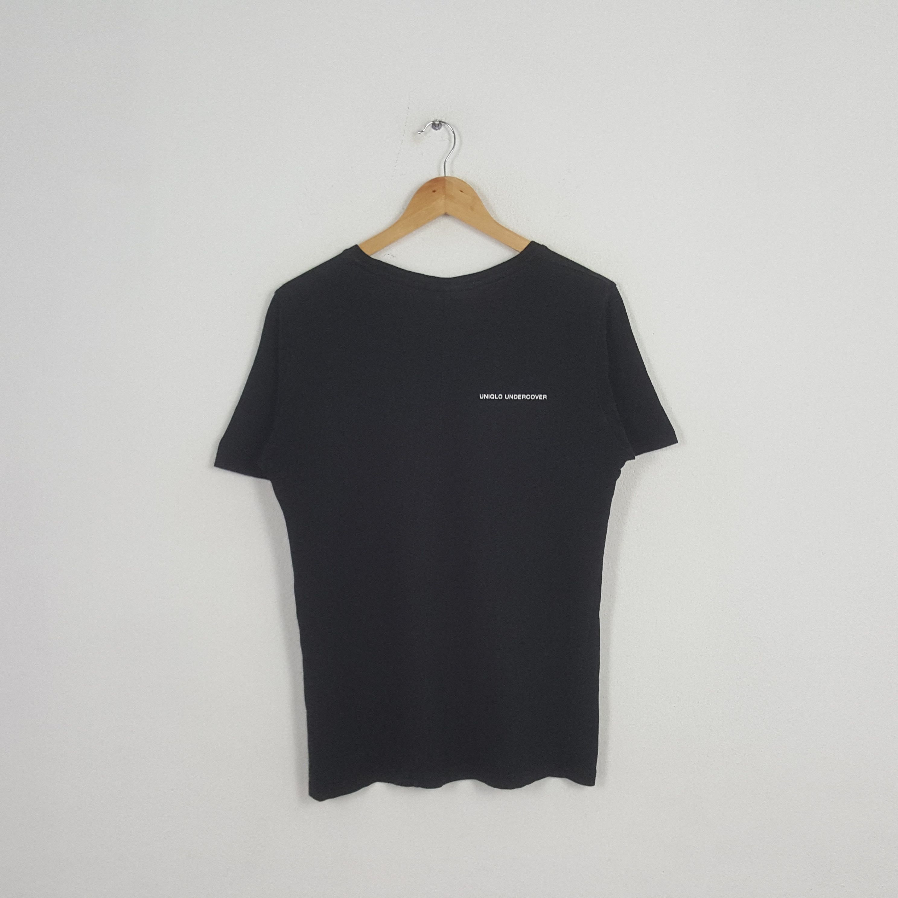 Disney Vintage Uniqlo Undercover X Disney Japanese Brand Tshirt Size US M / EU 48-50 / 2 - 3 Thumbnail