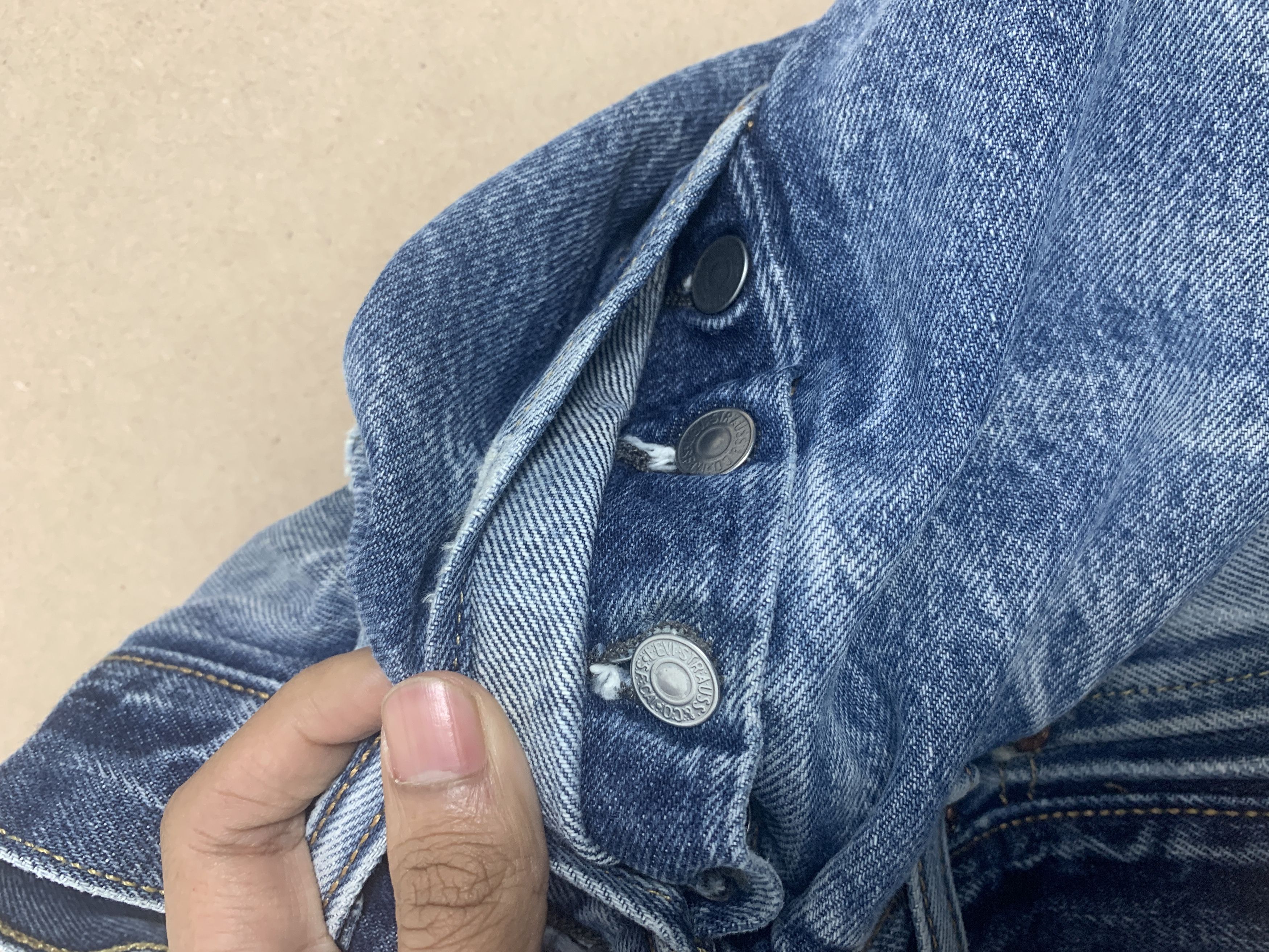 Levi's Vintage 90s LEVI'S 501 Distressed Faded Mid Wash Jeans P0339 Size US 31 - 24 Thumbnail