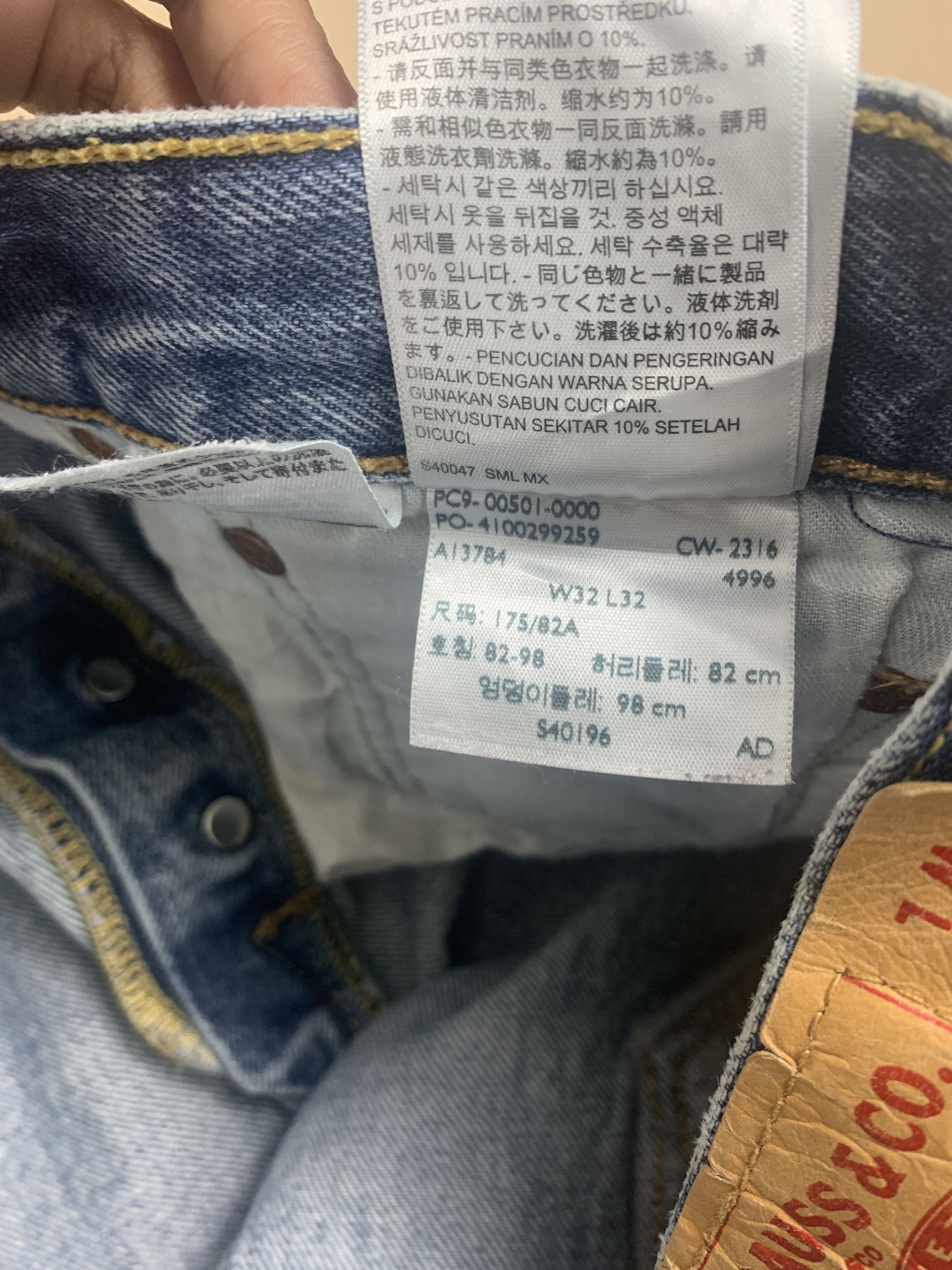 Levi's Vintage 90s LEVI'S 501 Distressed Faded Mid Wash Jeans P0339 Size US 31 - 21 Thumbnail