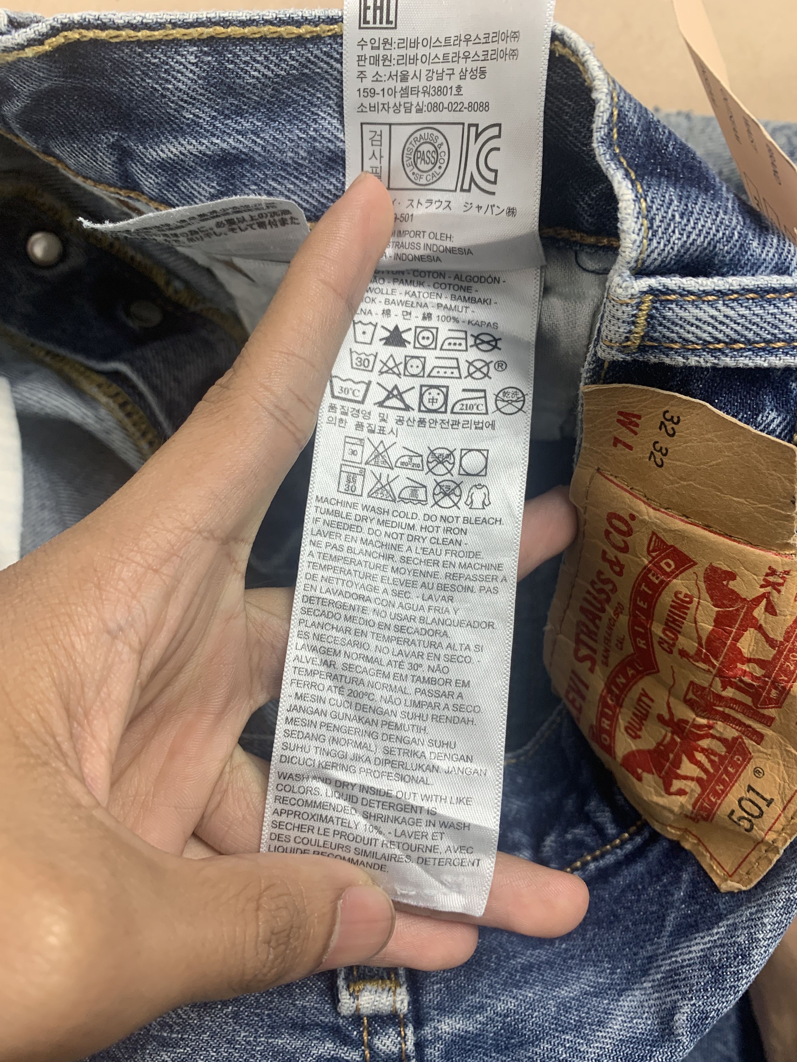 Levi's Vintage 90s LEVI'S 501 Distressed Faded Mid Wash Jeans P0339 Size US 31 - 19 Thumbnail