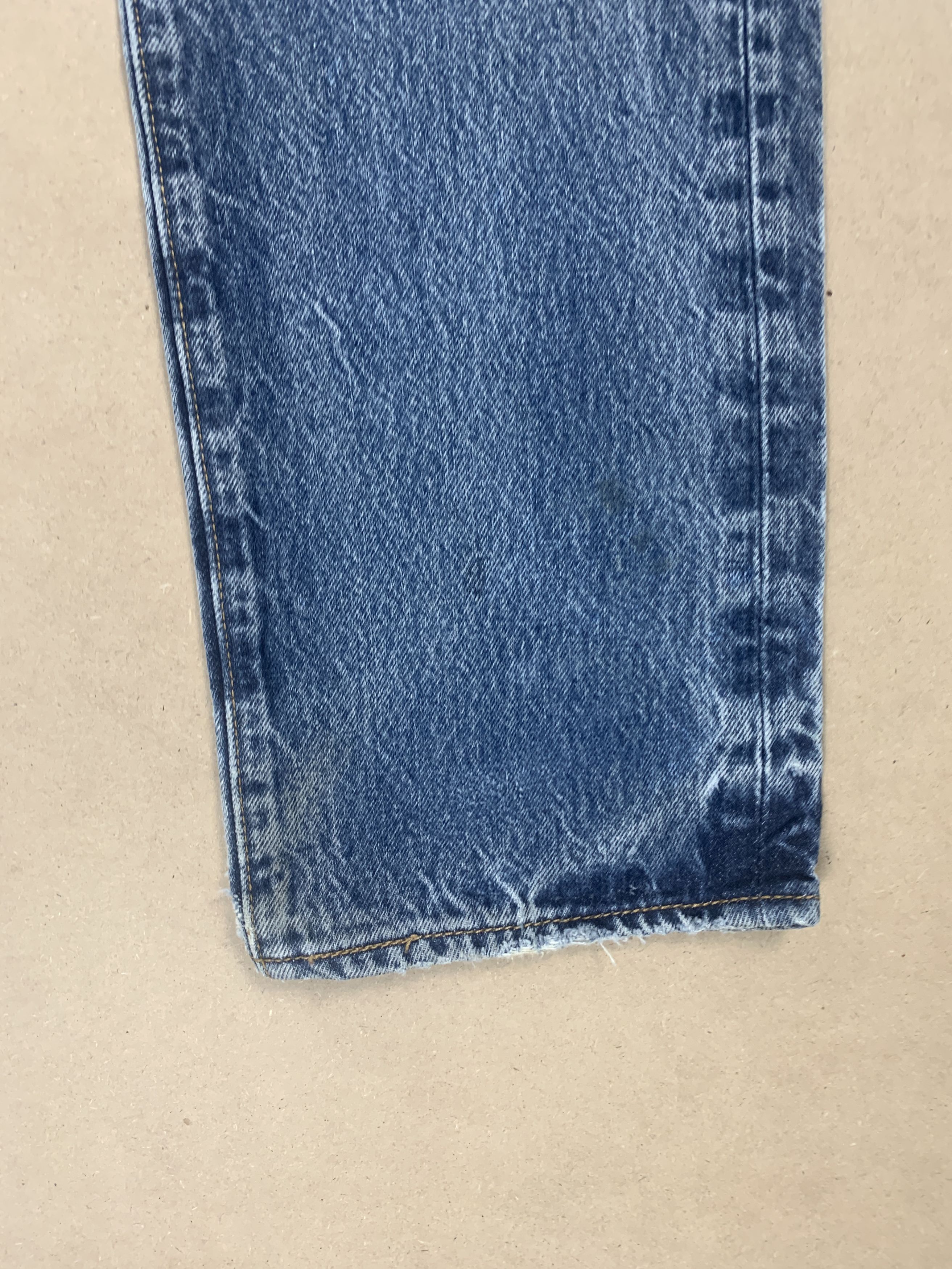Levi's Vintage 90s LEVI'S 501 Distressed Faded Mid Wash Jeans P0339 Size US 31 - 6 Thumbnail