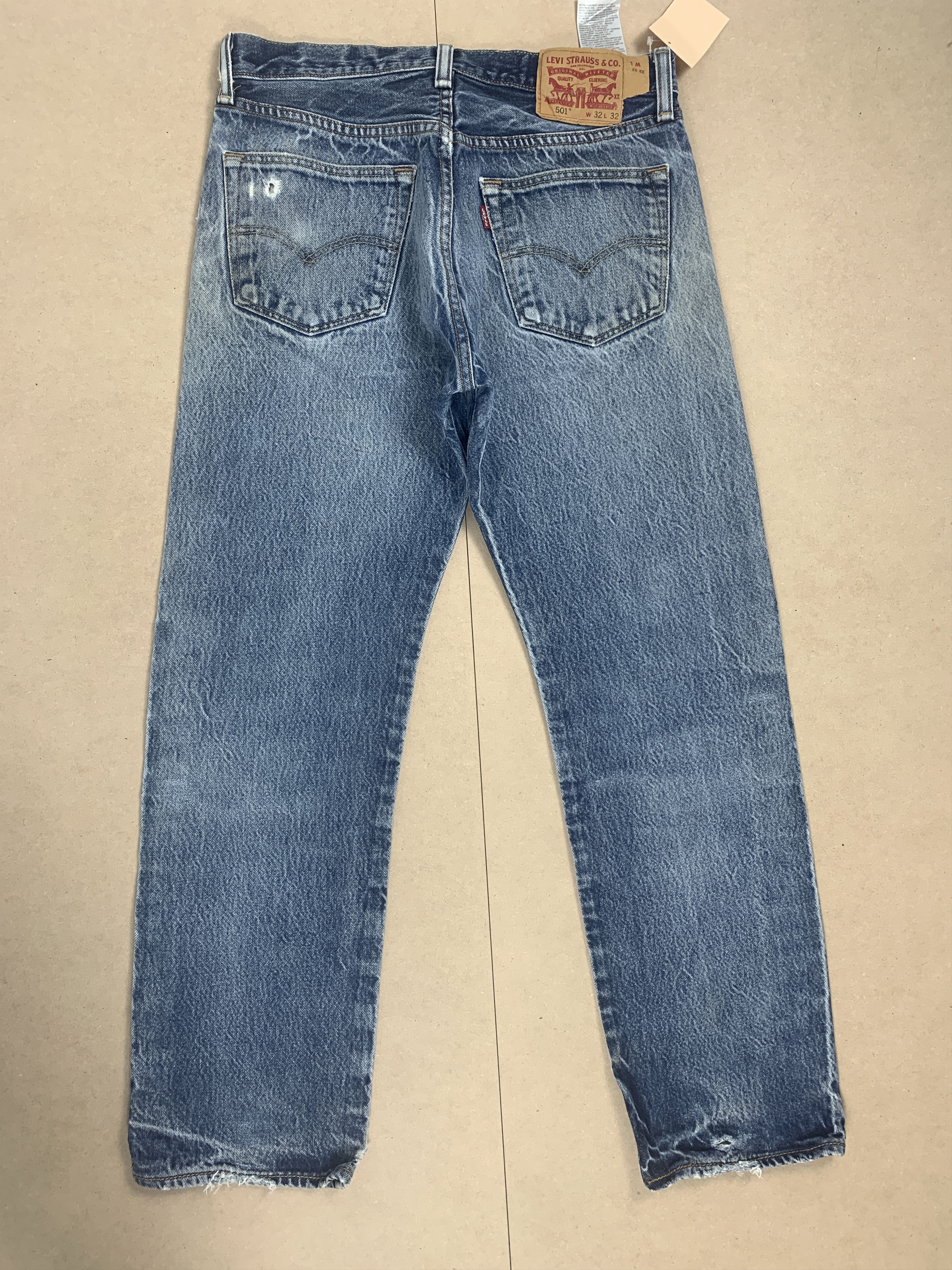 Levi's Vintage 90s LEVI'S 501 Distressed Faded Mid Wash Jeans P0339 Size US 31 - 9 Thumbnail