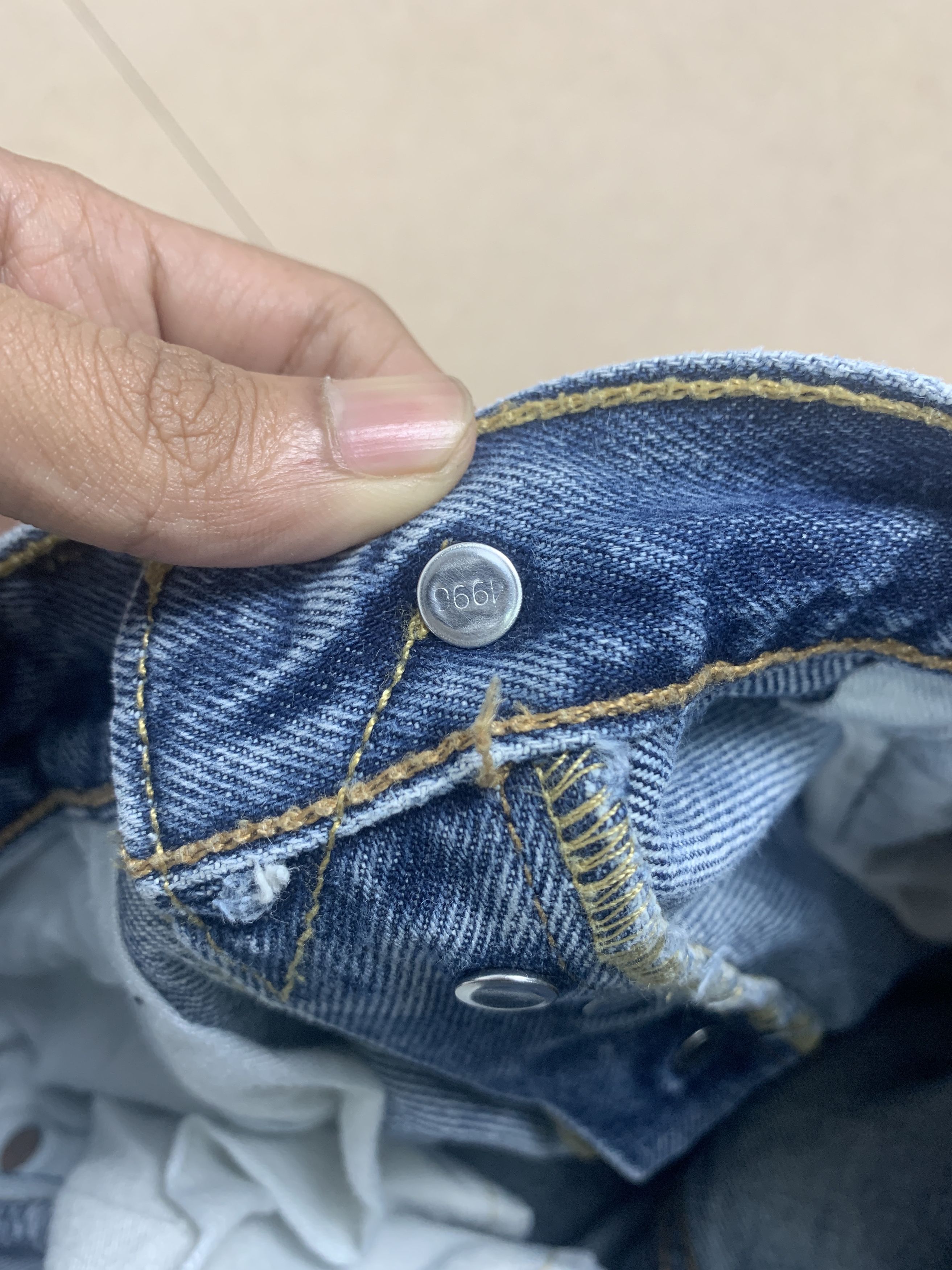 Levi's Vintage 90s LEVI'S 501 Distressed Faded Mid Wash Jeans P0339 Size US 31 - 22 Thumbnail