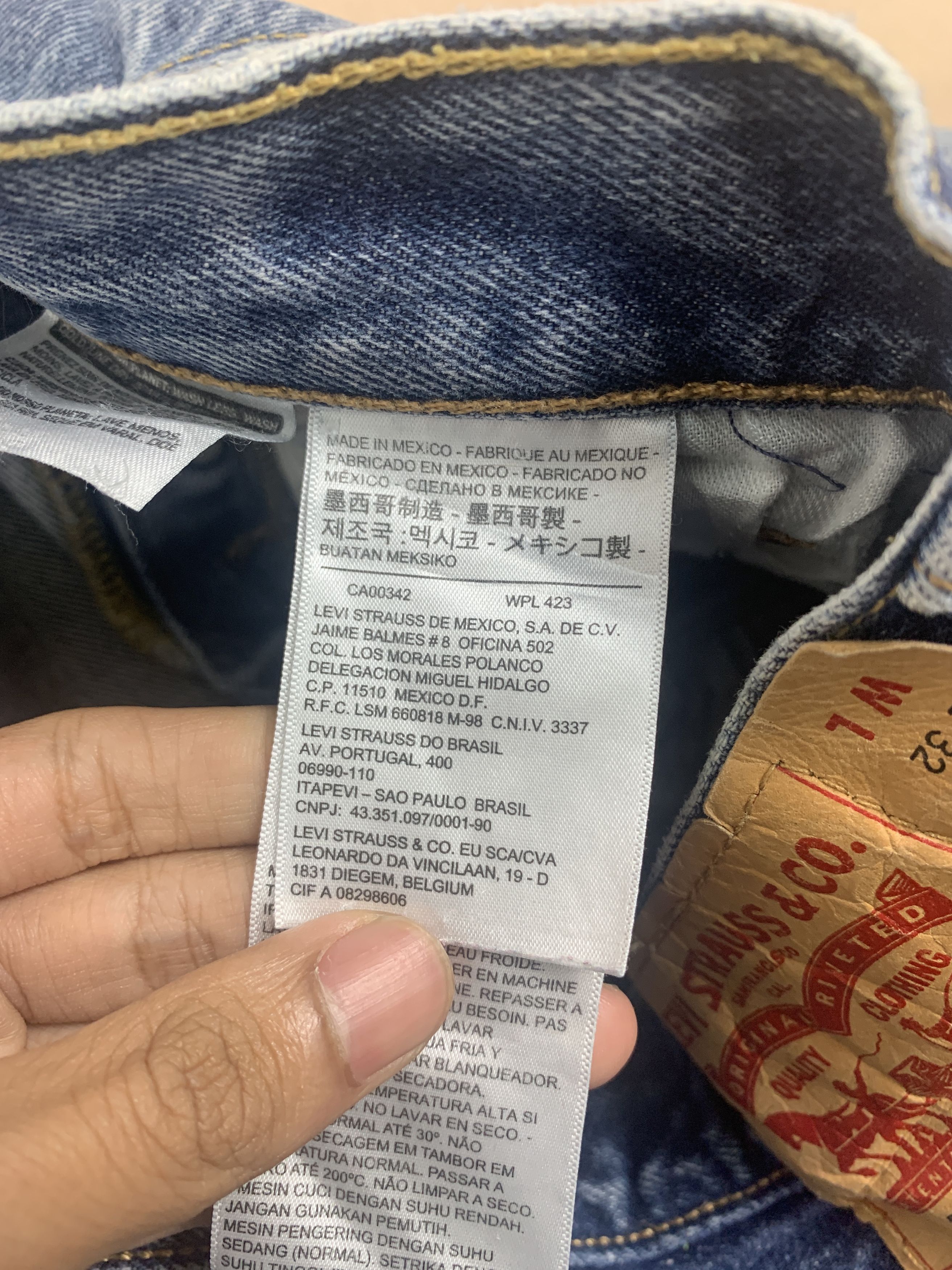 Levi's Vintage 90s LEVI'S 501 Distressed Faded Mid Wash Jeans P0339 Size US 31 - 17 Thumbnail