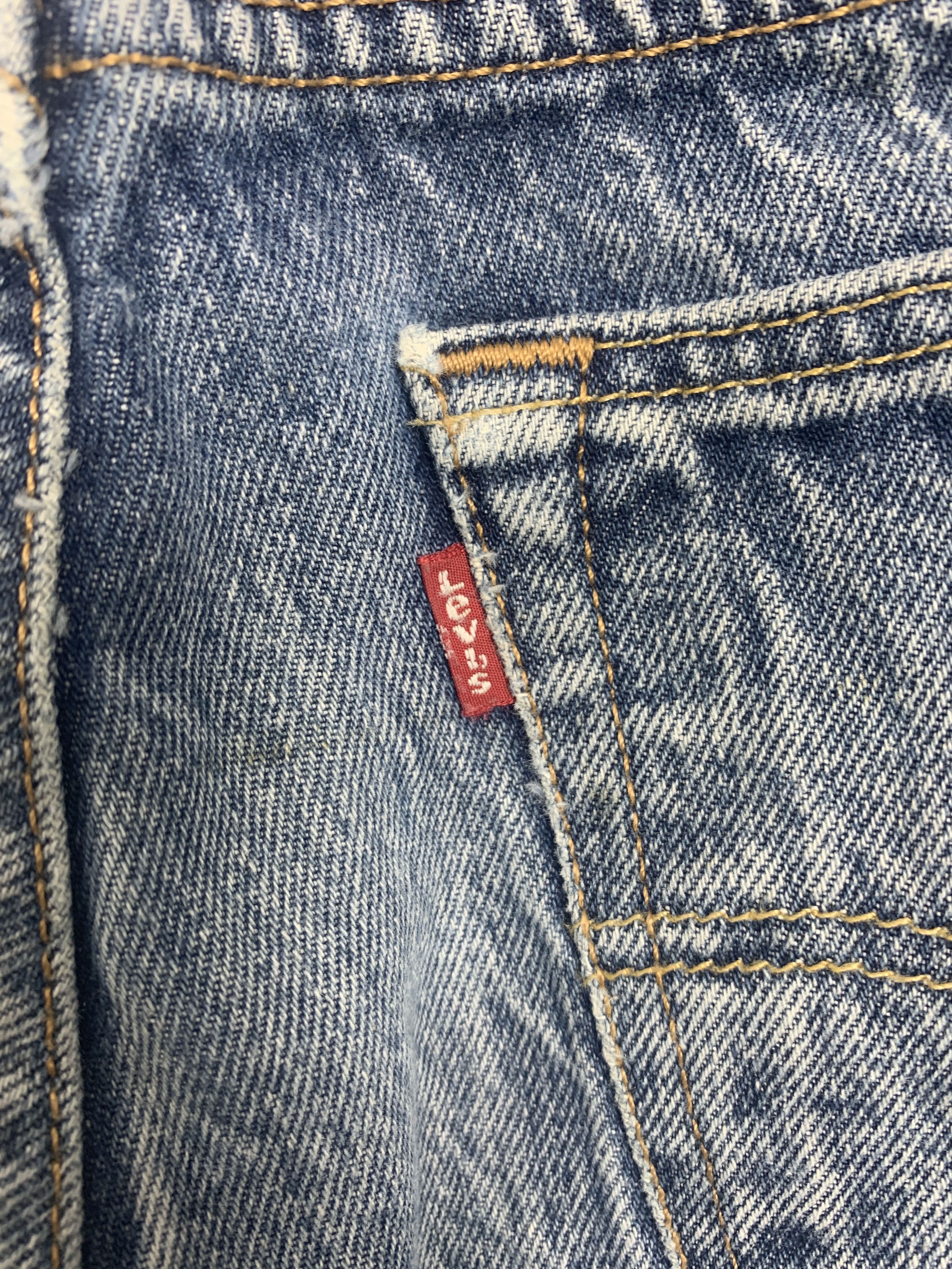 Levi's Vintage 90s LEVI'S 501 Distressed Faded Mid Wash Jeans P0339 Size US 31 - 12 Thumbnail