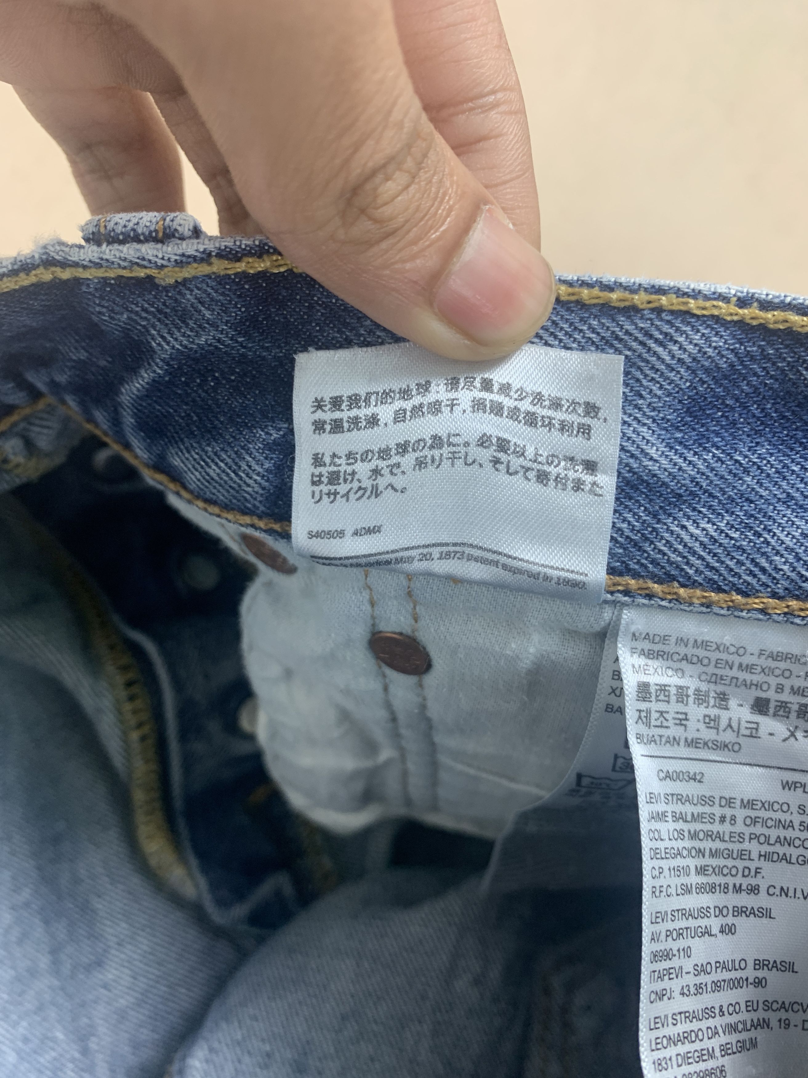 Levi's Vintage 90s LEVI'S 501 Distressed Faded Mid Wash Jeans P0339 Size US 31 - 16 Thumbnail