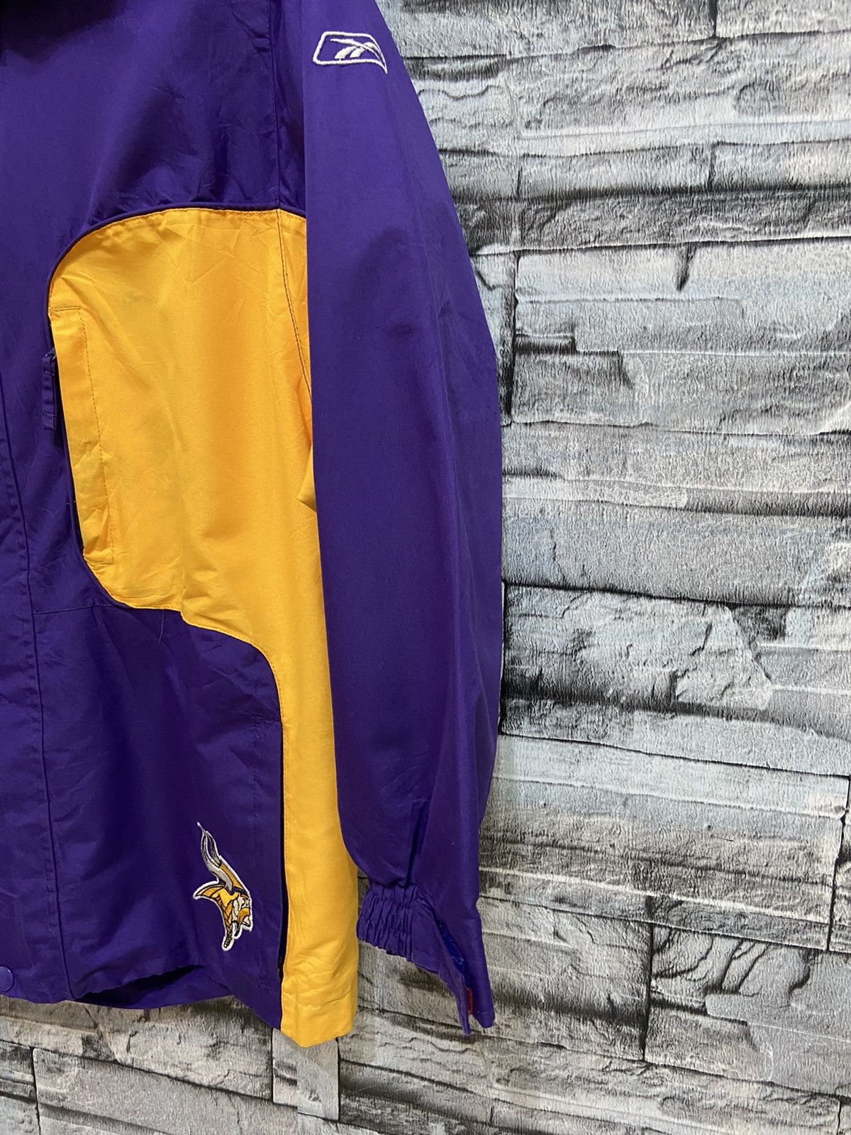 NFL Vintage Minnesota Vikings jacket windbreaker Reebok Size US M / EU 48-50 / 2 - 9 Thumbnail