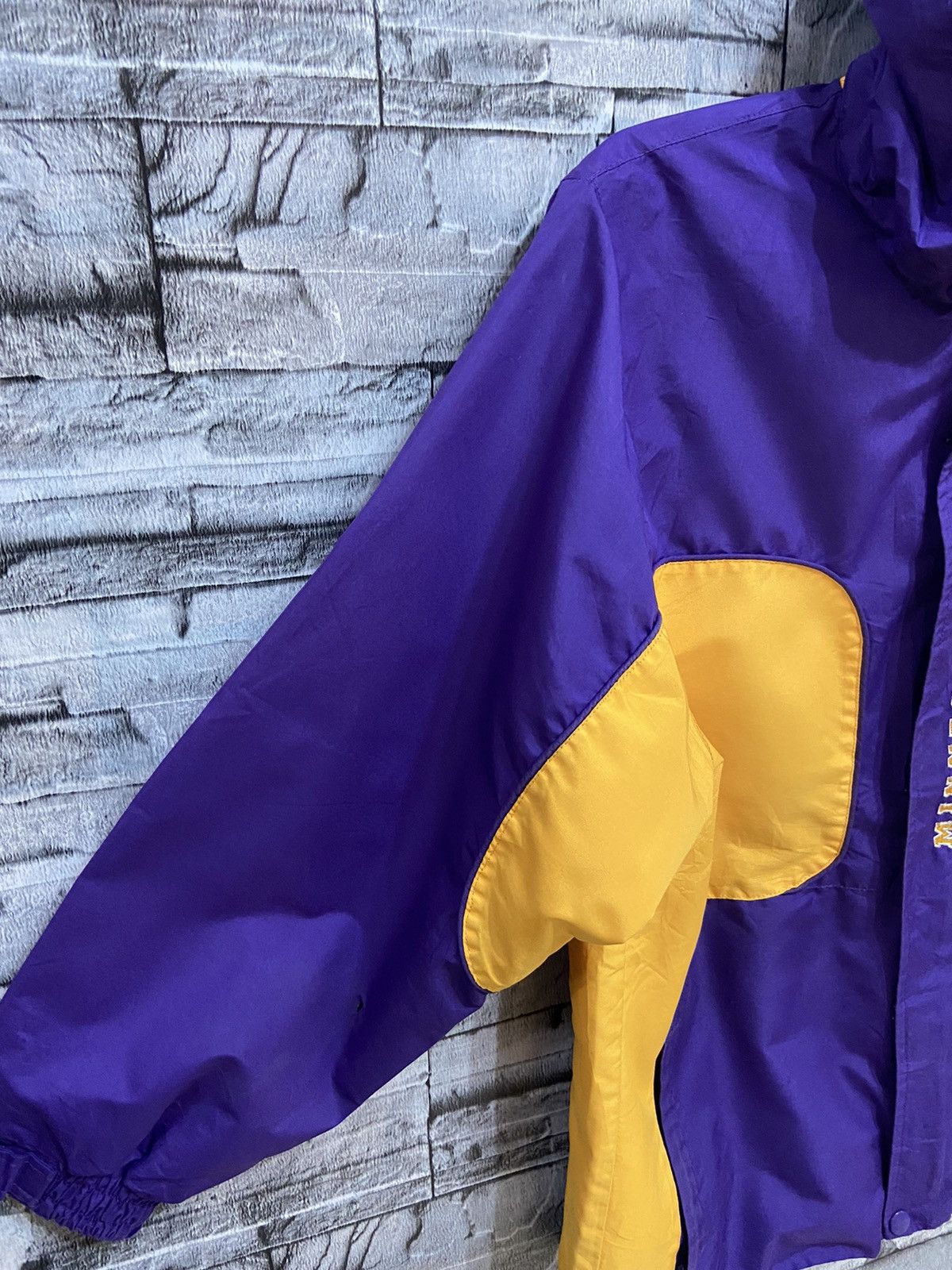 NFL Vintage Minnesota Vikings jacket windbreaker Reebok Size US M / EU 48-50 / 2 - 6 Thumbnail
