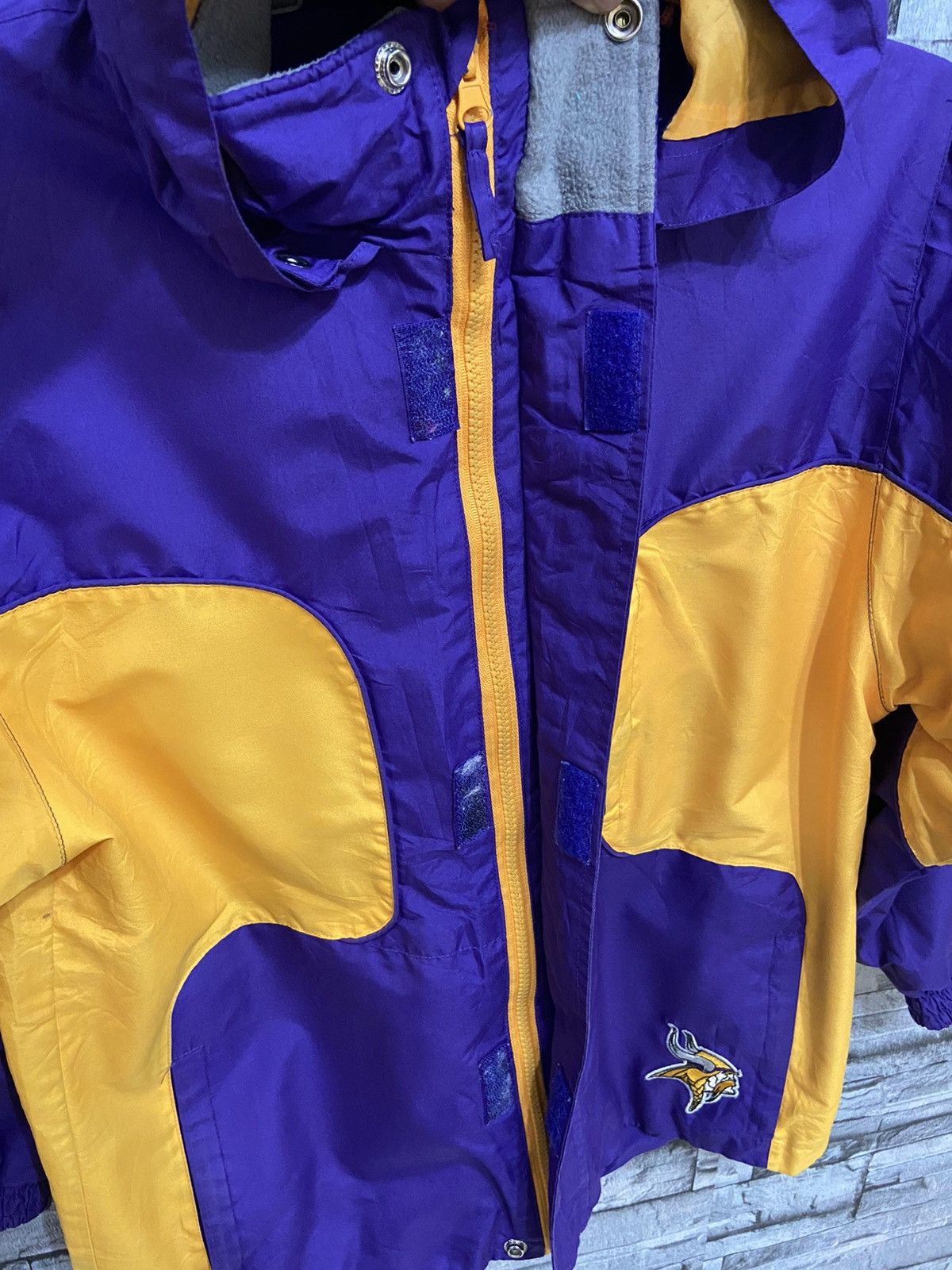 NFL Vintage Minnesota Vikings jacket windbreaker Reebok Size US M / EU 48-50 / 2 - 3 Thumbnail
