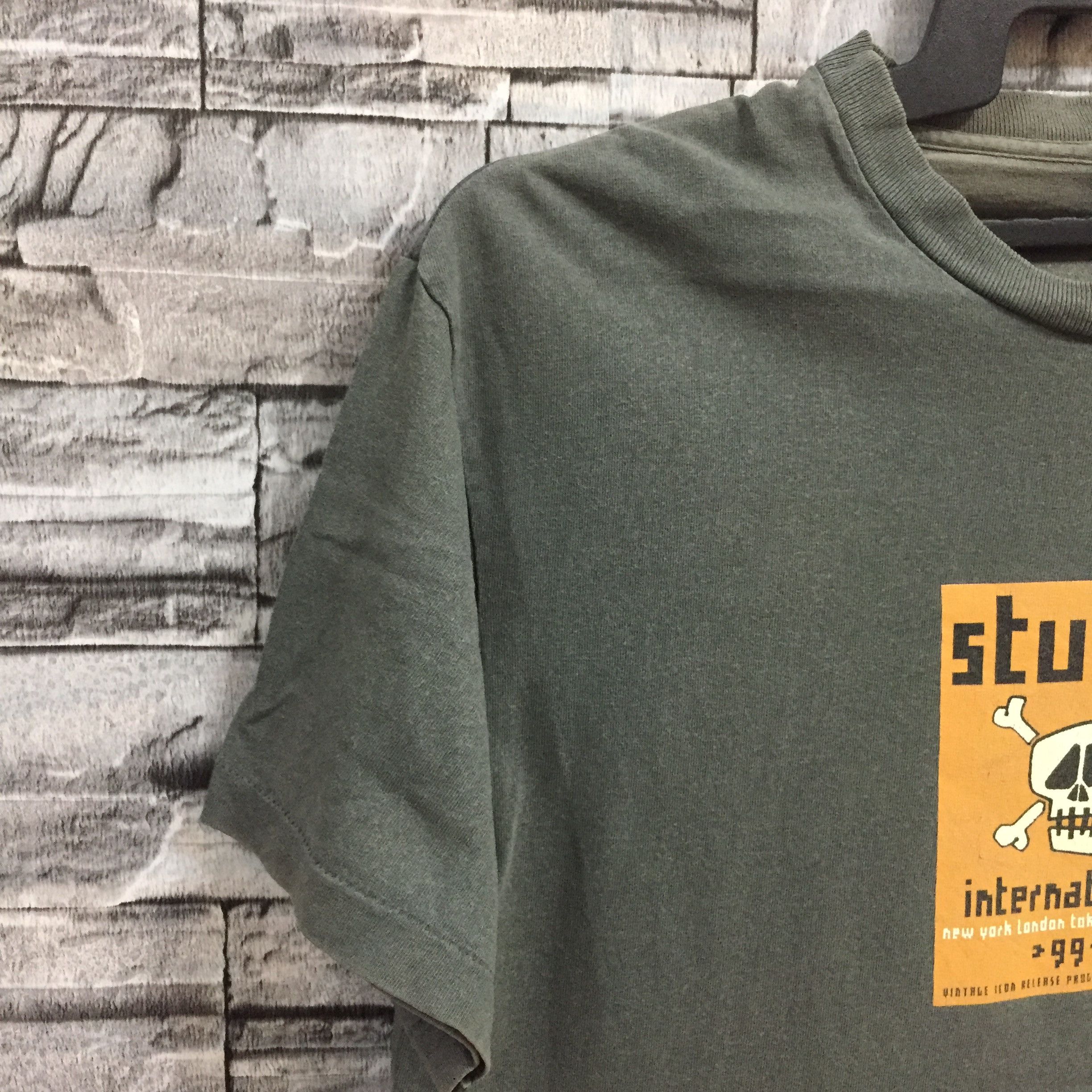 Stussy Vintage stussy t shirt spell out size M Size US M / EU 48-50 / 2 - 4 Thumbnail