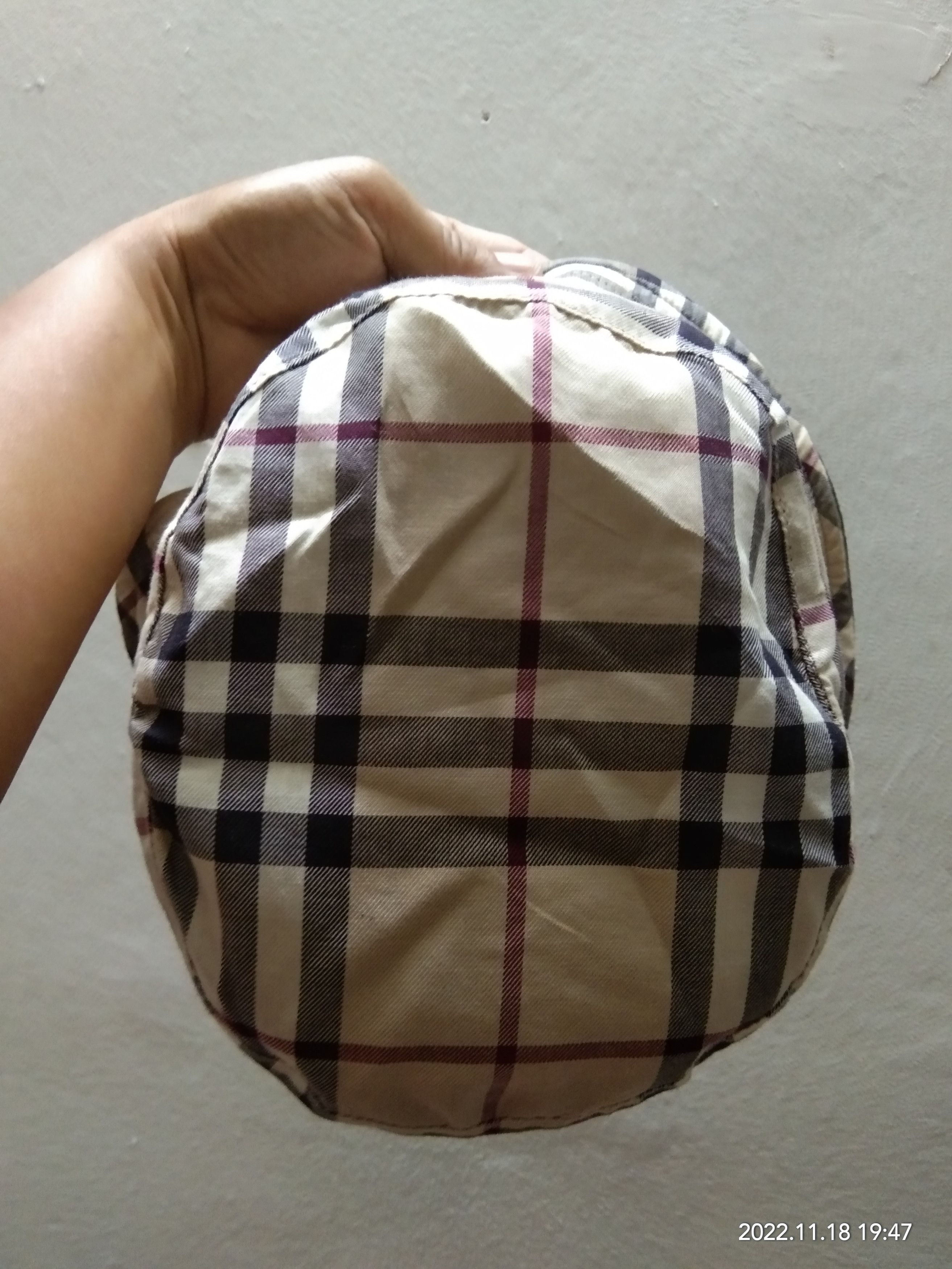 Burberry BURBERRY REVERSIBLE HAT Size ONE SIZE - 6 Thumbnail