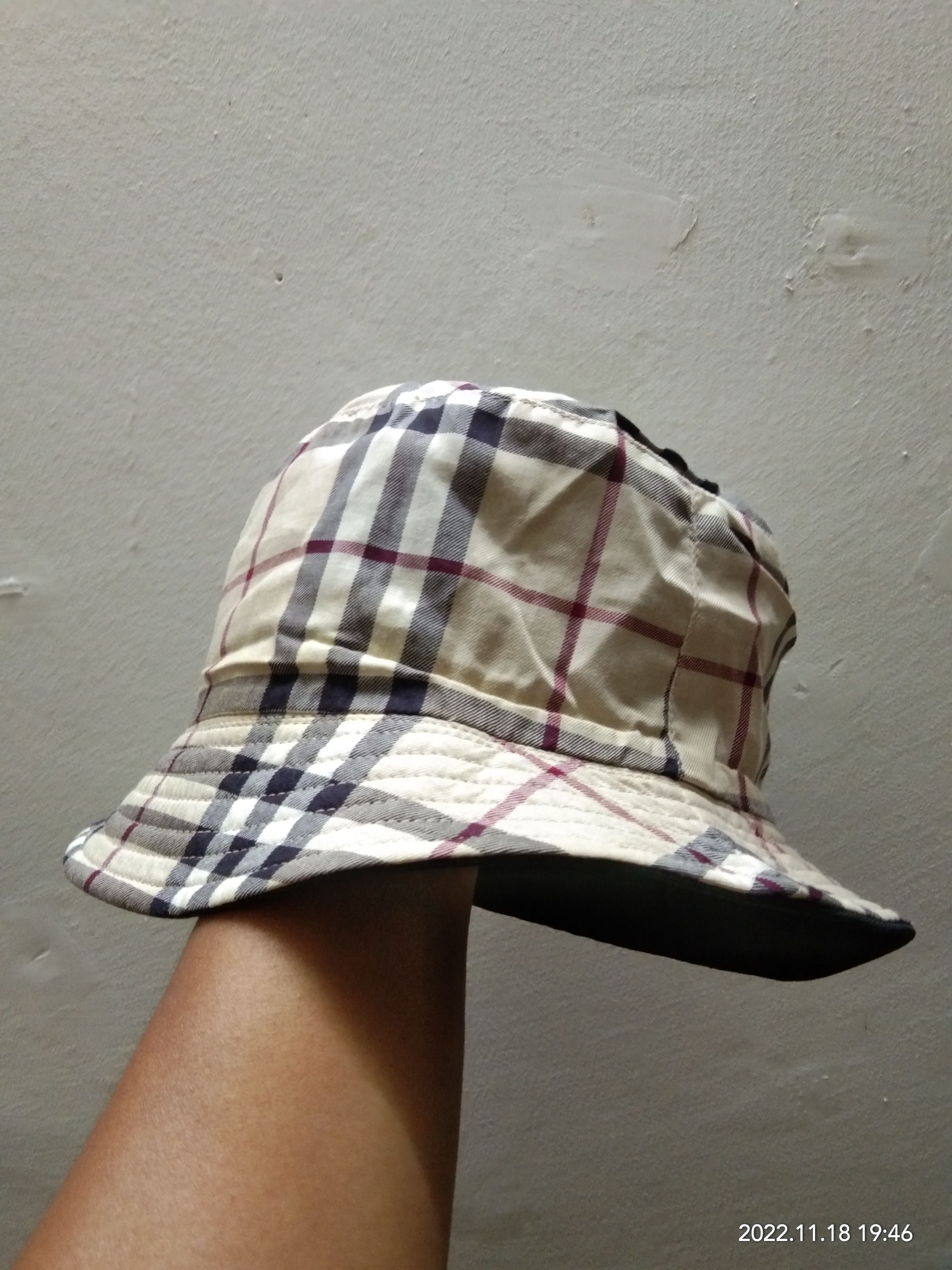 Burberry BURBERRY REVERSIBLE HAT Size ONE SIZE - 2 Thumbnail