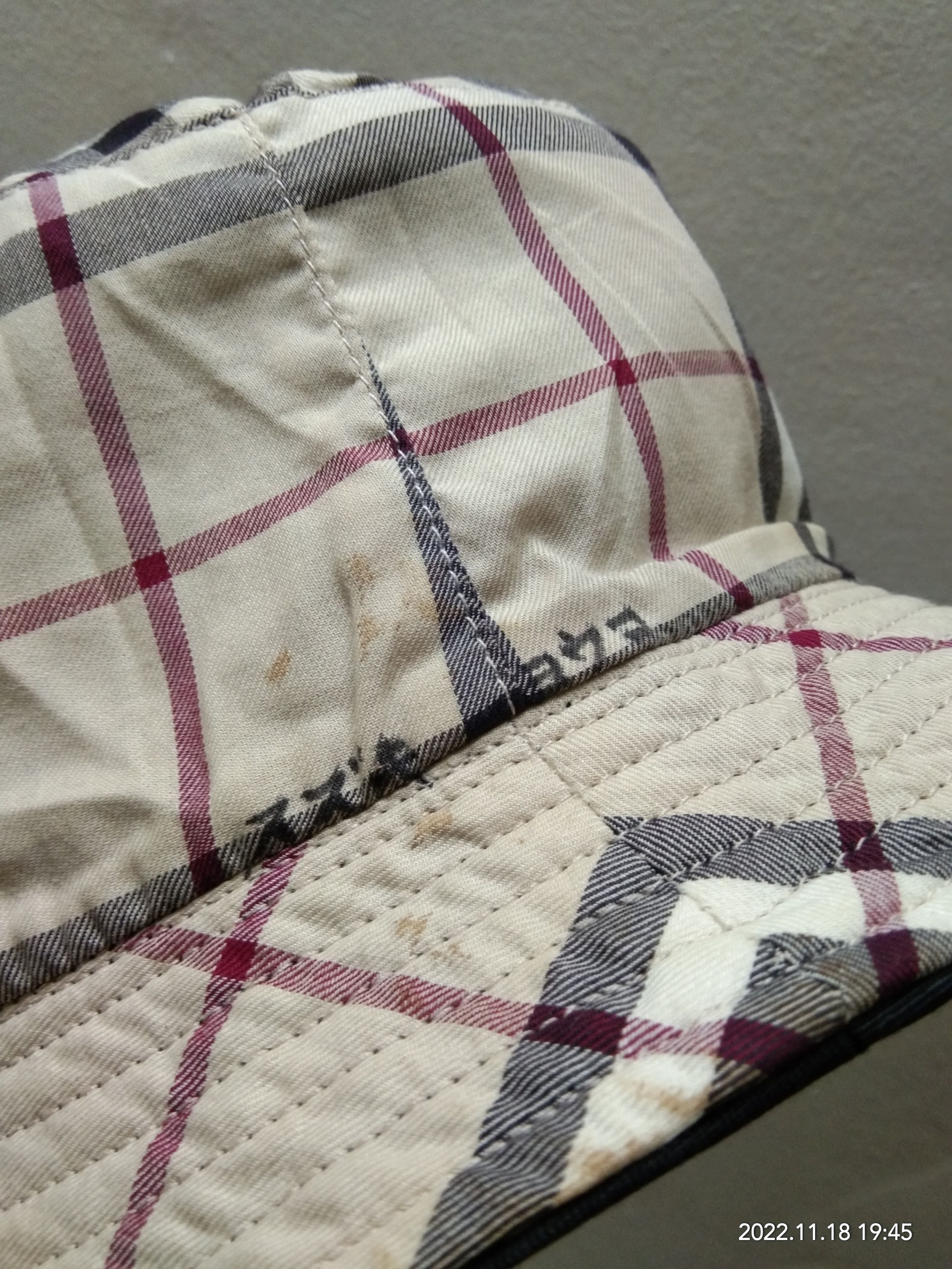 Burberry BURBERRY REVERSIBLE HAT Size ONE SIZE - 9 Thumbnail