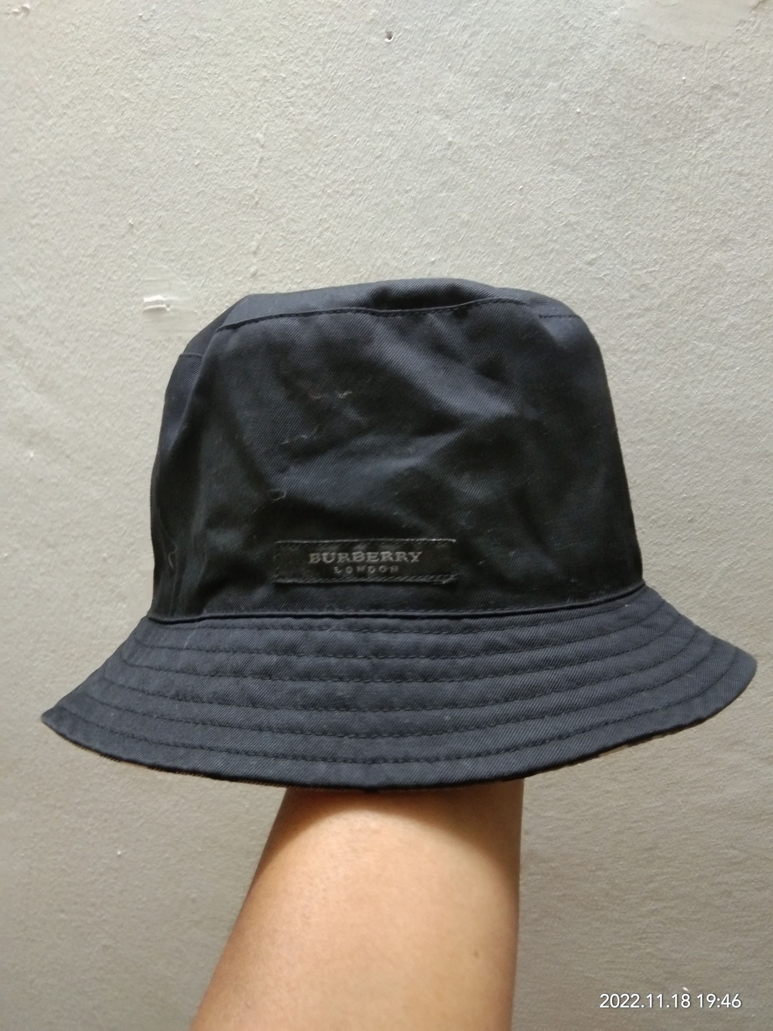 Burberry BURBERRY REVERSIBLE HAT Size ONE SIZE - 4 Thumbnail