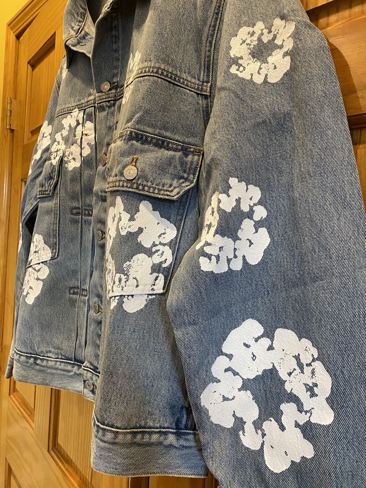 DENIM TEARS × Levi's Levi's Denim Tears Type 2 Wreath Light Wash Jacket Size US XL / EU 56 / 4 - 16 Thumbnail