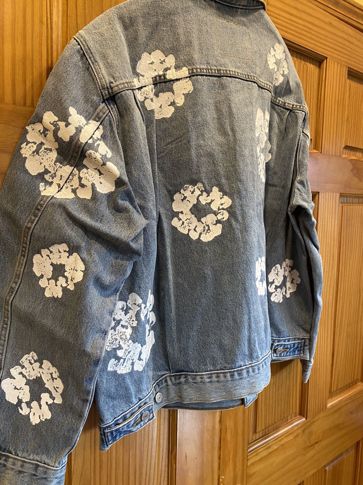 DENIM TEARS × Levi's Levi's Denim Tears Type 2 Wreath Light Wash Jacket Size US XL / EU 56 / 4 - 13 Thumbnail