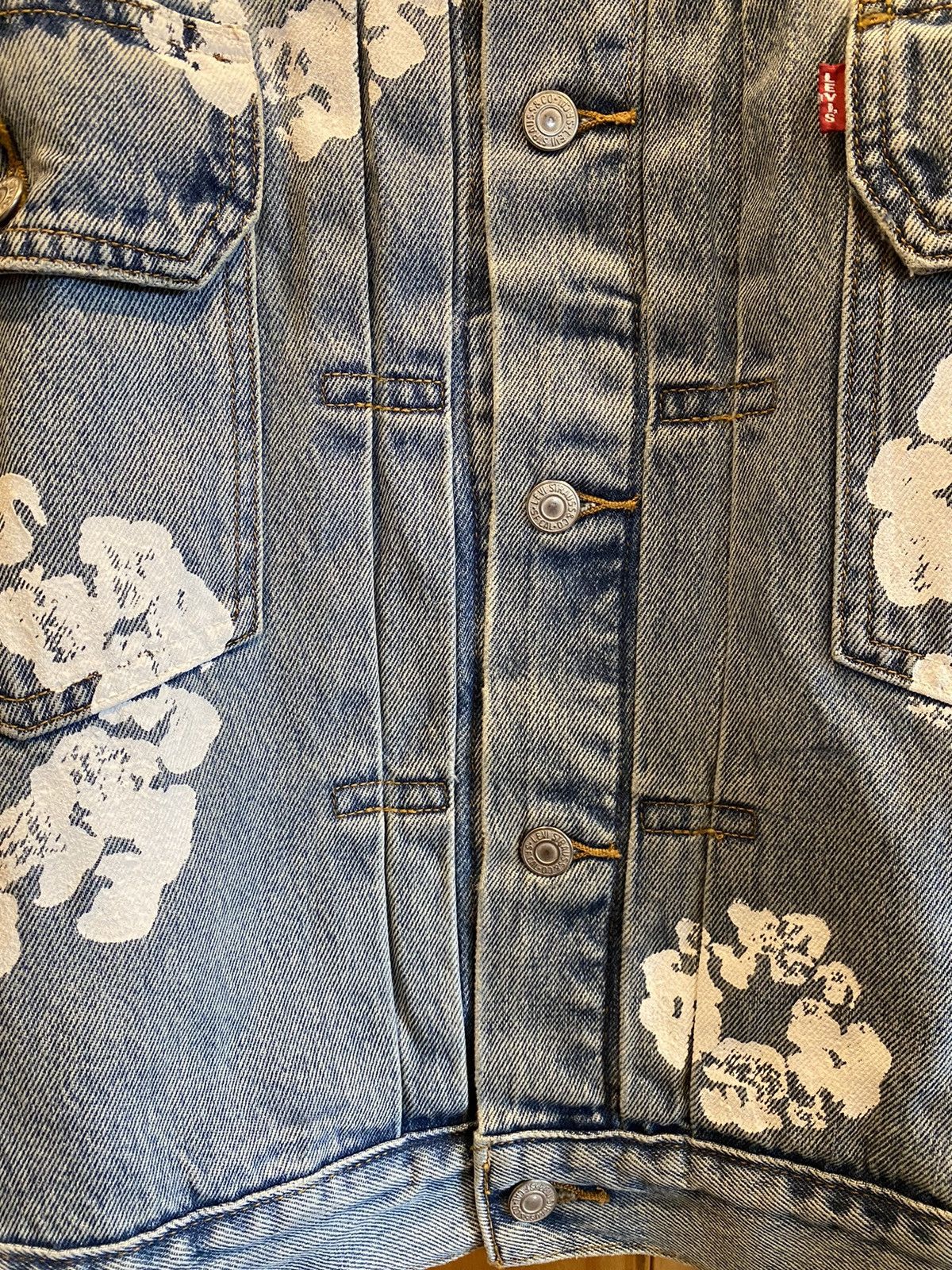 DENIM TEARS × Levi's Levi's Denim Tears Type 2 Wreath Light Wash Jacket Size US XL / EU 56 / 4 - 10 Thumbnail