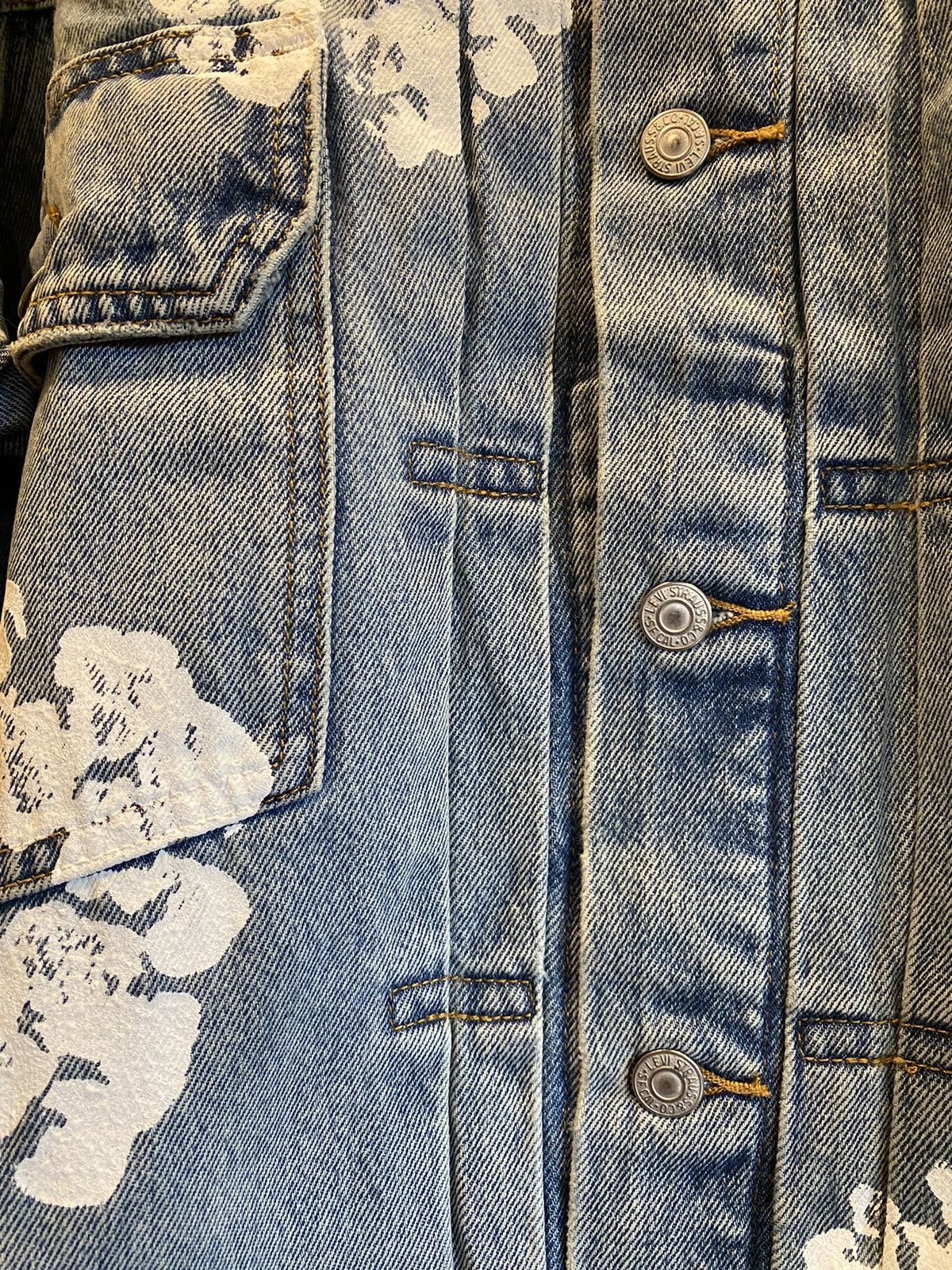 DENIM TEARS × Levi's Levi's Denim Tears Type 2 Wreath Light Wash Jacket Size US XL / EU 56 / 4 - 20 Thumbnail