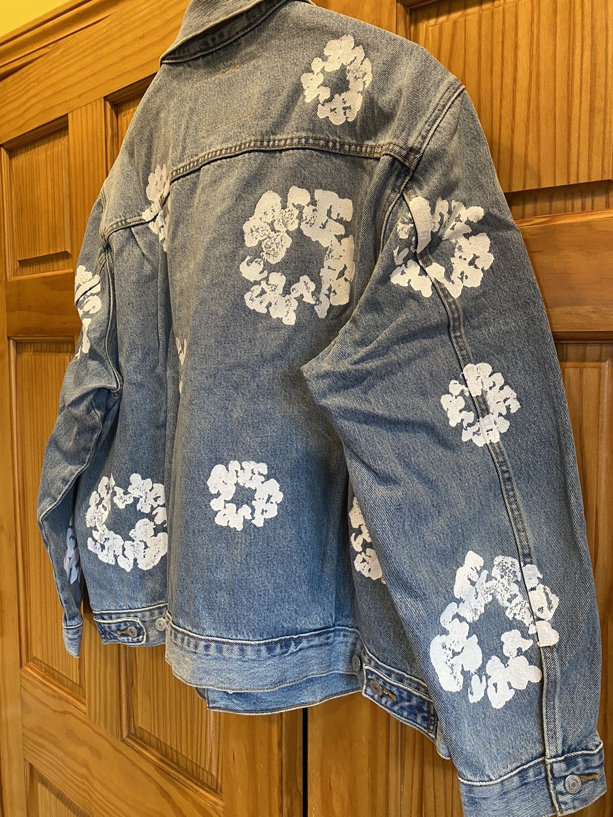 DENIM TEARS × Levi's Levi's Denim Tears Type 2 Wreath Light Wash Jacket Size US XL / EU 56 / 4 - 14 Thumbnail