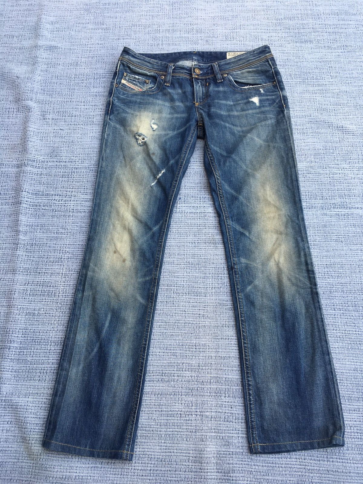 image of Diesel Lowky Jeans W26 in Blue, Men's