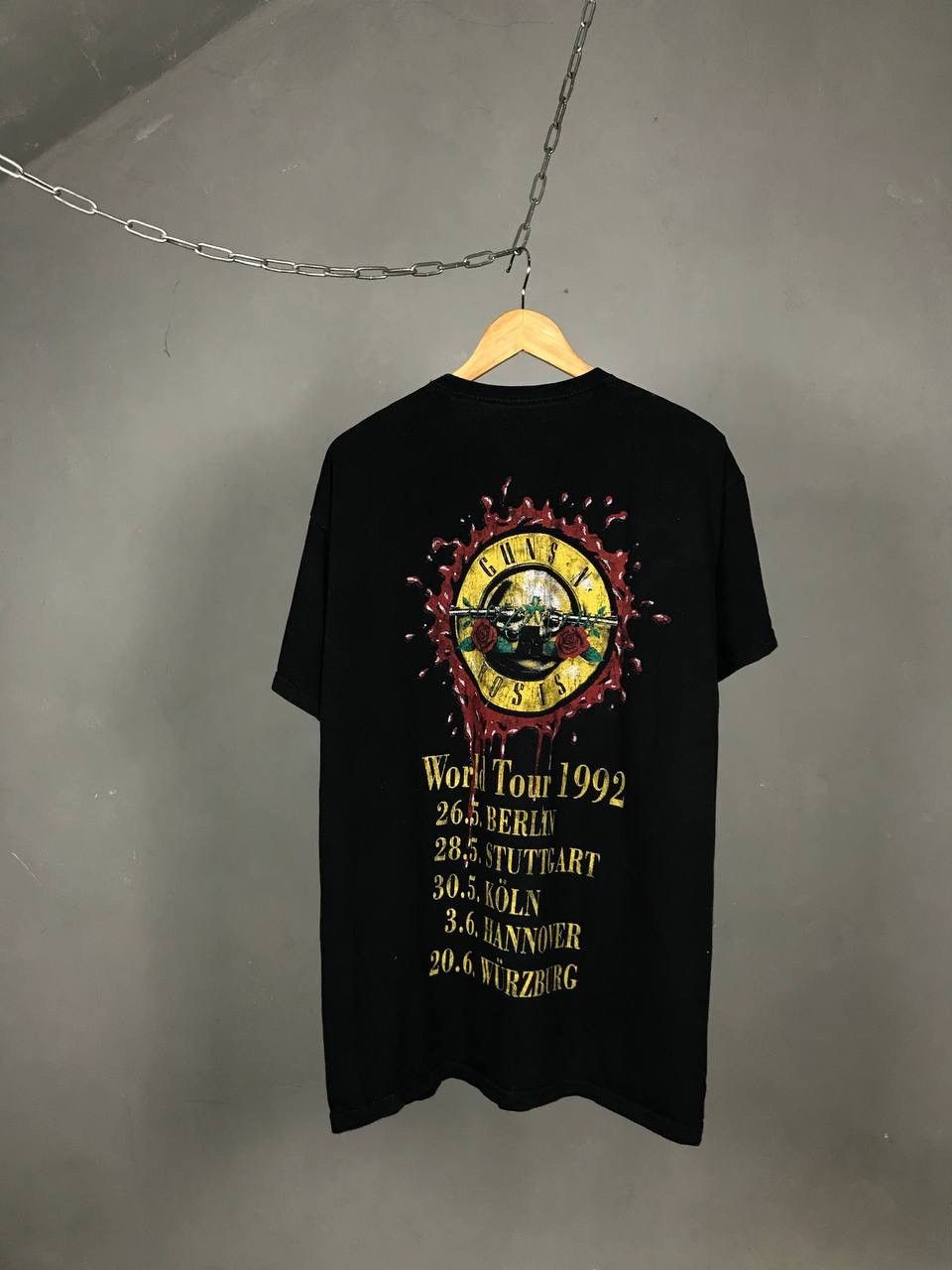 Guns N' Roses Guns N Roses vintage rock band tour overprinted tee Size US XXL / EU 58 / 5 - 1 Thumbnail