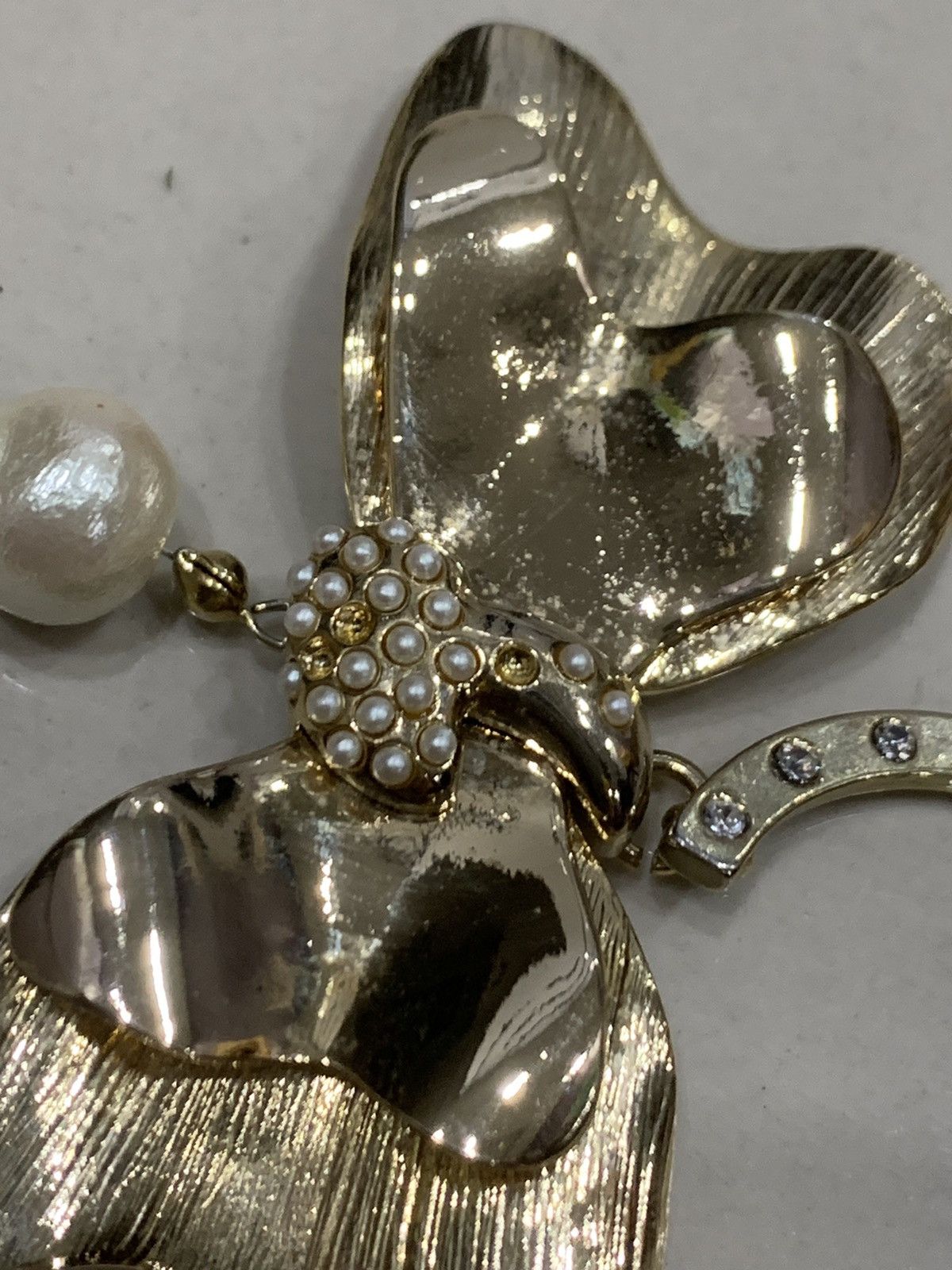 Issey Miyake × Tsumori Chisato TSUMORI CHISATO FAUX PEARL GOLD TONE NECKLACE Size ONE SIZE - 5 Thumbnail