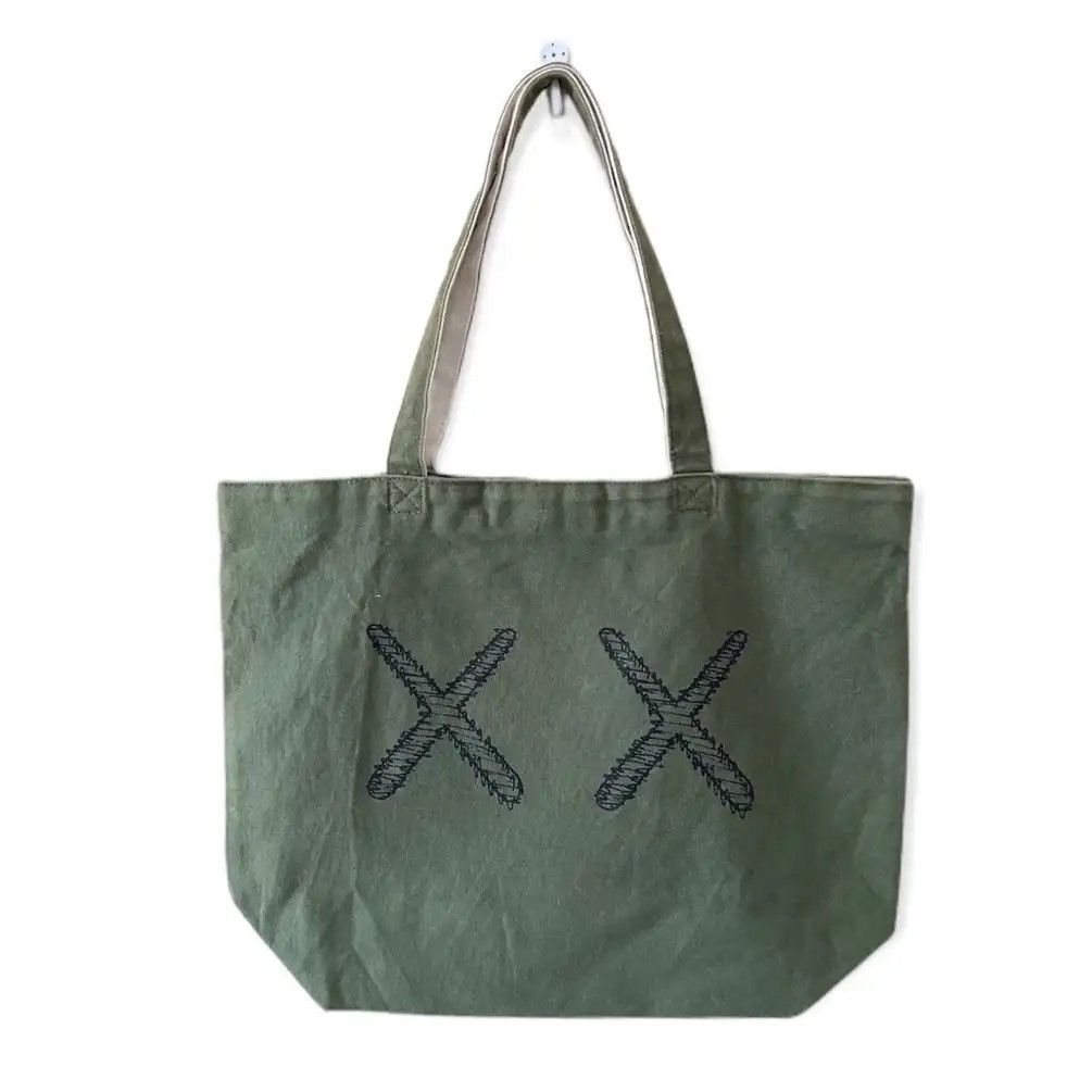 Kaws × Peanuts RARE🔥Kaws x Peanuts Uniqlo ™️ Logo Tote/Shoulder Bag Size ONE SIZE - 2 Thumbnail
