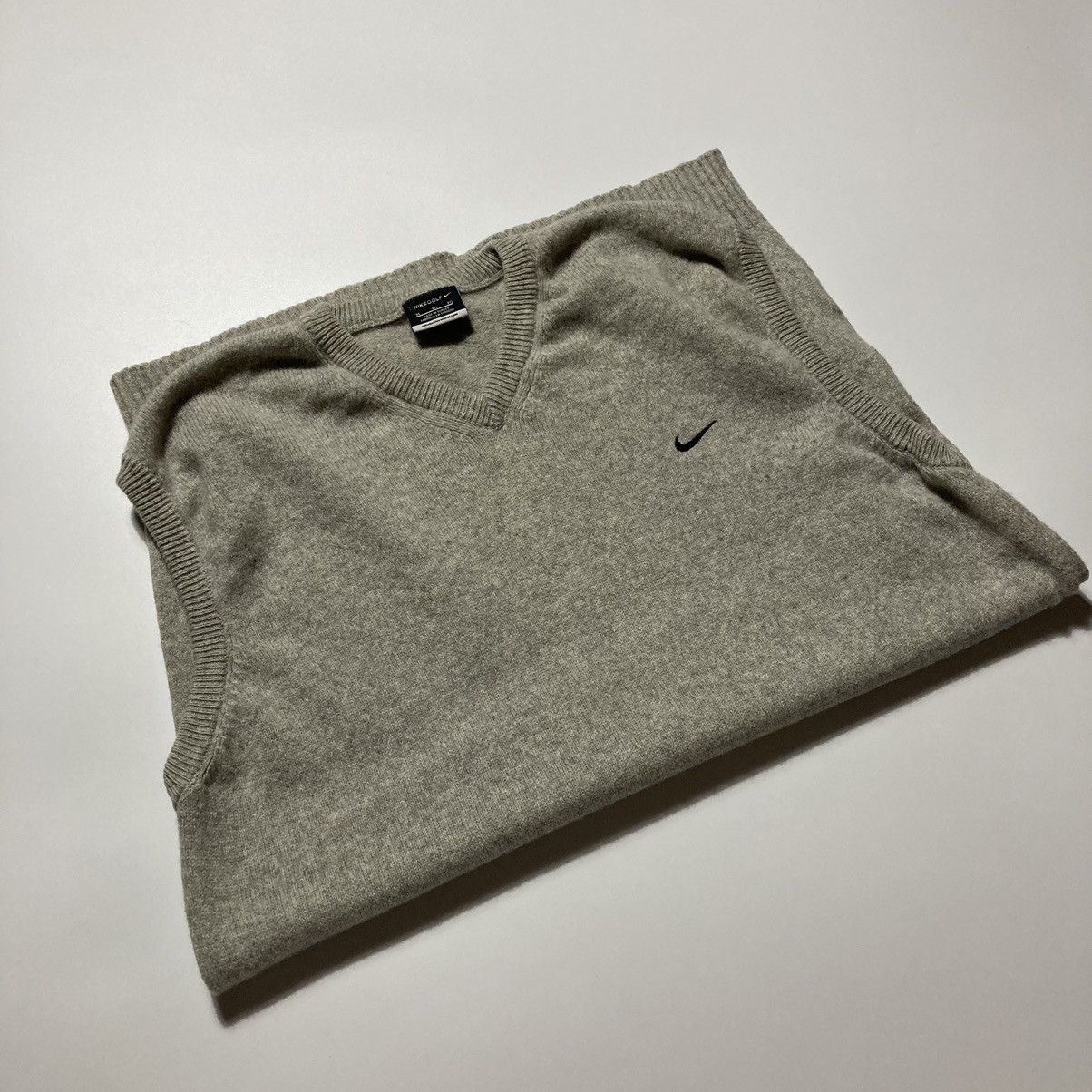 Nike vintage y2k nike golf wool sweater vest Size US XL / EU 56 / 4 - 1 Thumbnail