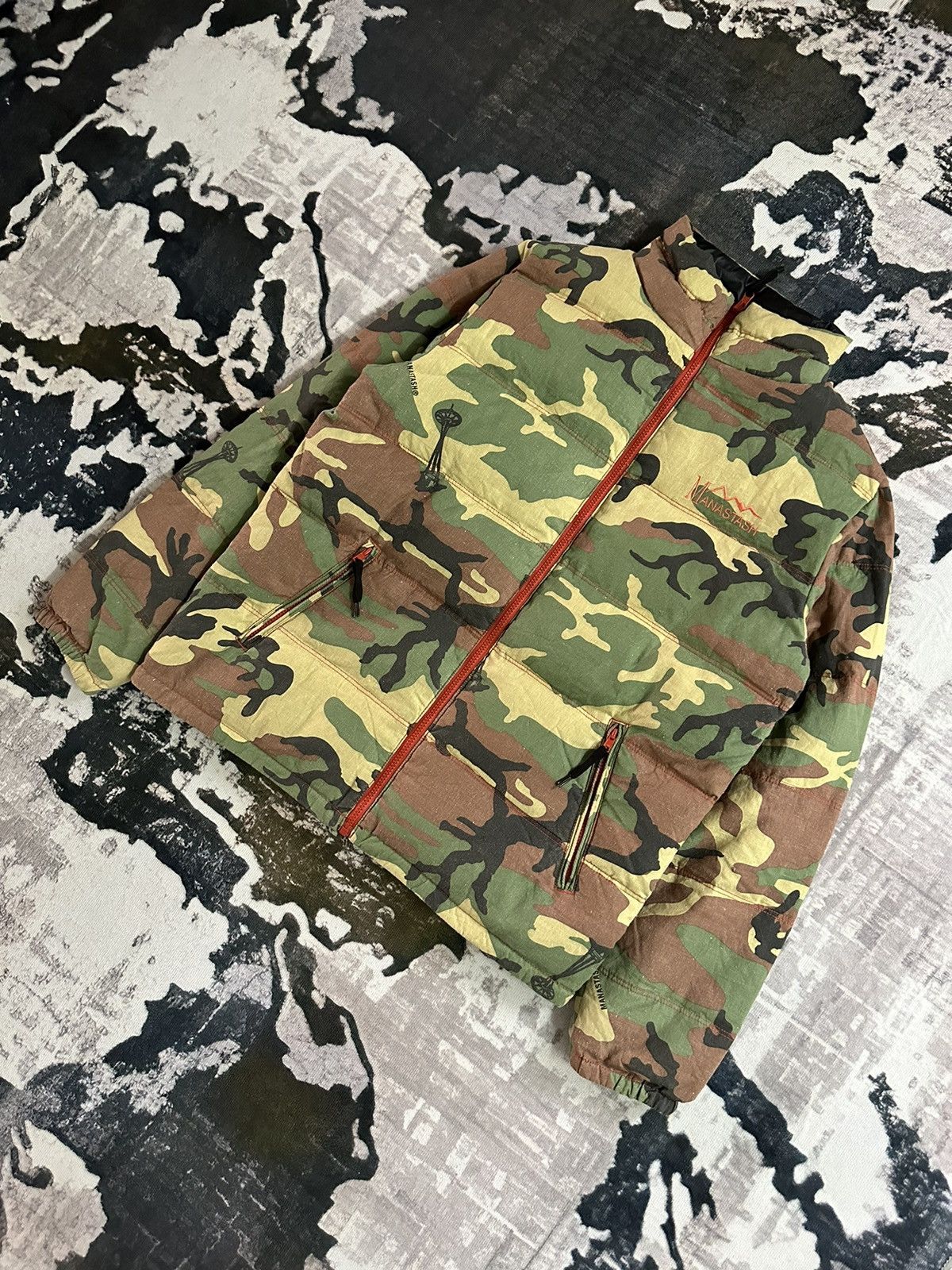 Manastash 00s Manastash Reverse able Pertex Microlight down jacket Size US M / EU 48-50 / 2 - 2 Thumbnail