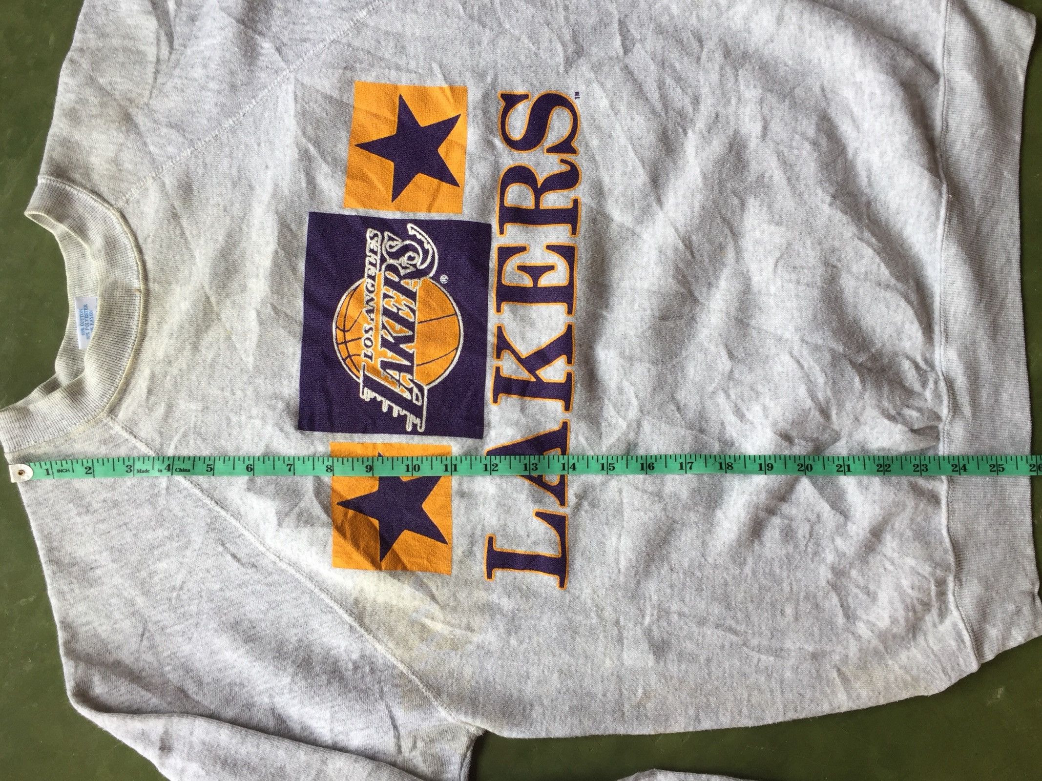 NBA X'mas Hot Sale Vintage Lakers Sweatshirt Made In usa Size US L / EU 52-54 / 3 - 6 Thumbnail