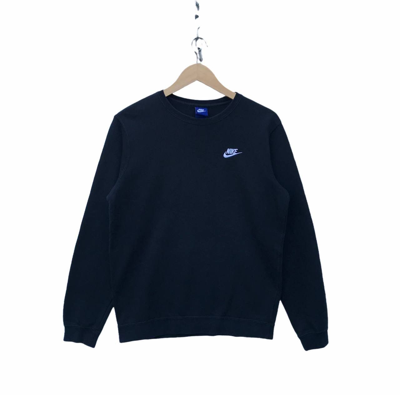 image of Nike Swoosh Sweatshirt Streetwear Fashion Sweater in Black, Men's (Size Small)