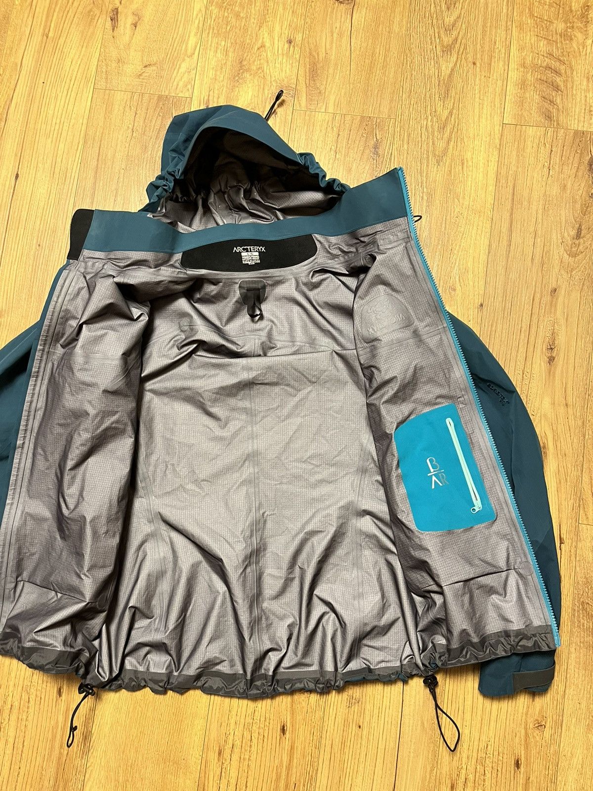 Arc'teryx RARE Arc’teryx Beta AR Gore Tex Jacket Gorpcore y2k Size L / US 10 / IT 46 - 12 Thumbnail
