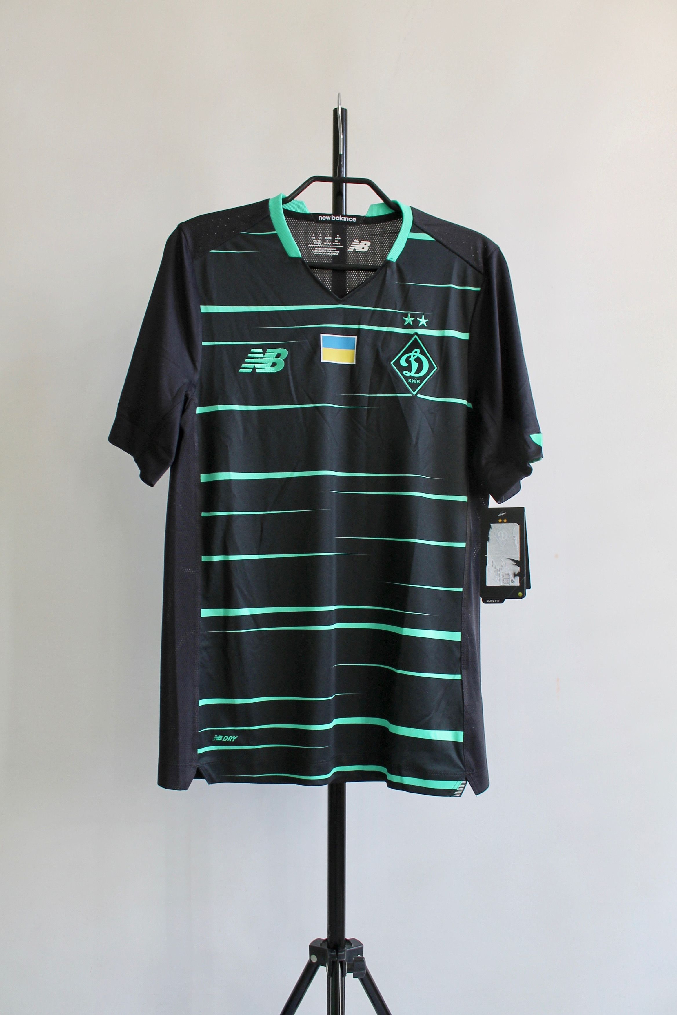 New Balance 2020 21 Dynamo Kyiv New Balance Third Kit Jersey Shirt Size US S / EU 44-46 / 1 - 1 Thumbnail