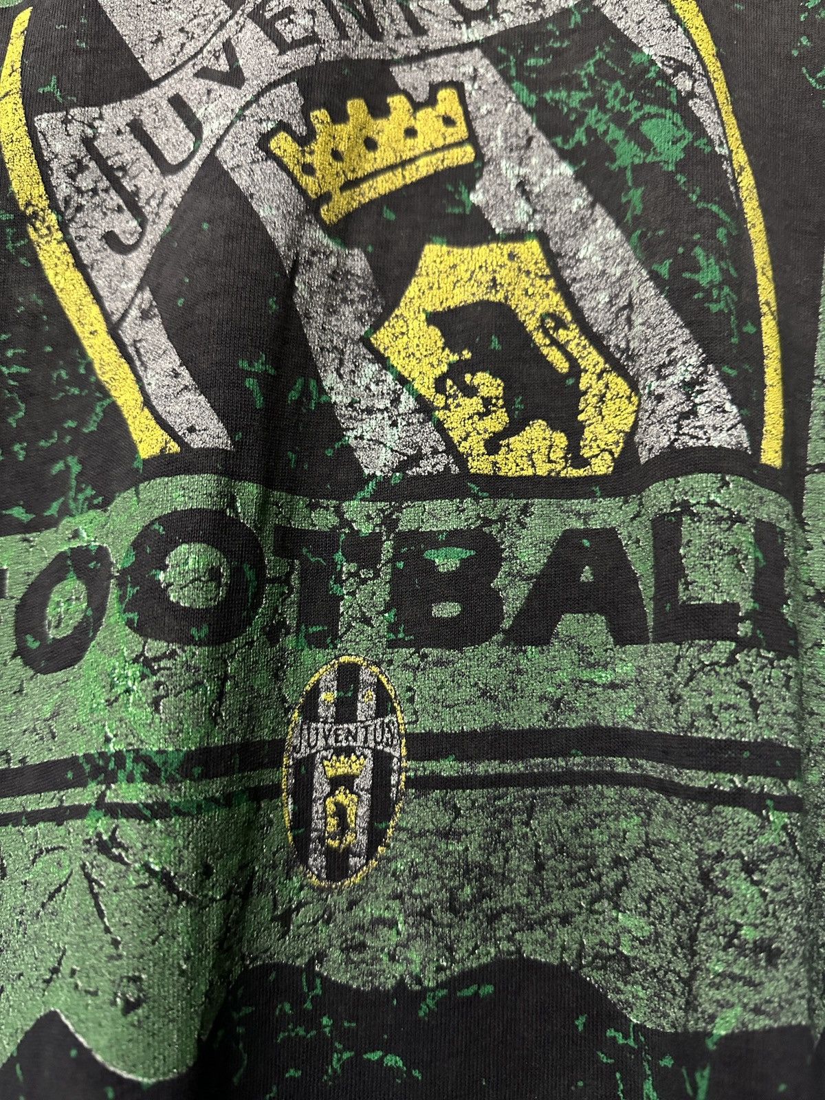 Vintage Vintage 90s Aop Juventus Football Club Distressed Tee Size US XL / EU 56 / 4 - 10 Thumbnail