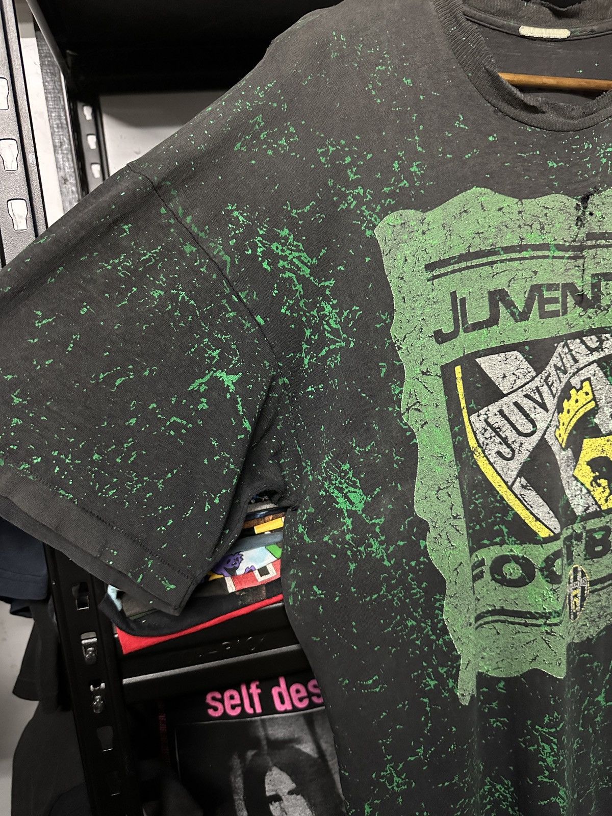 Vintage Vintage 90s Aop Juventus Football Club Distressed Tee Size US XL / EU 56 / 4 - 6 Thumbnail