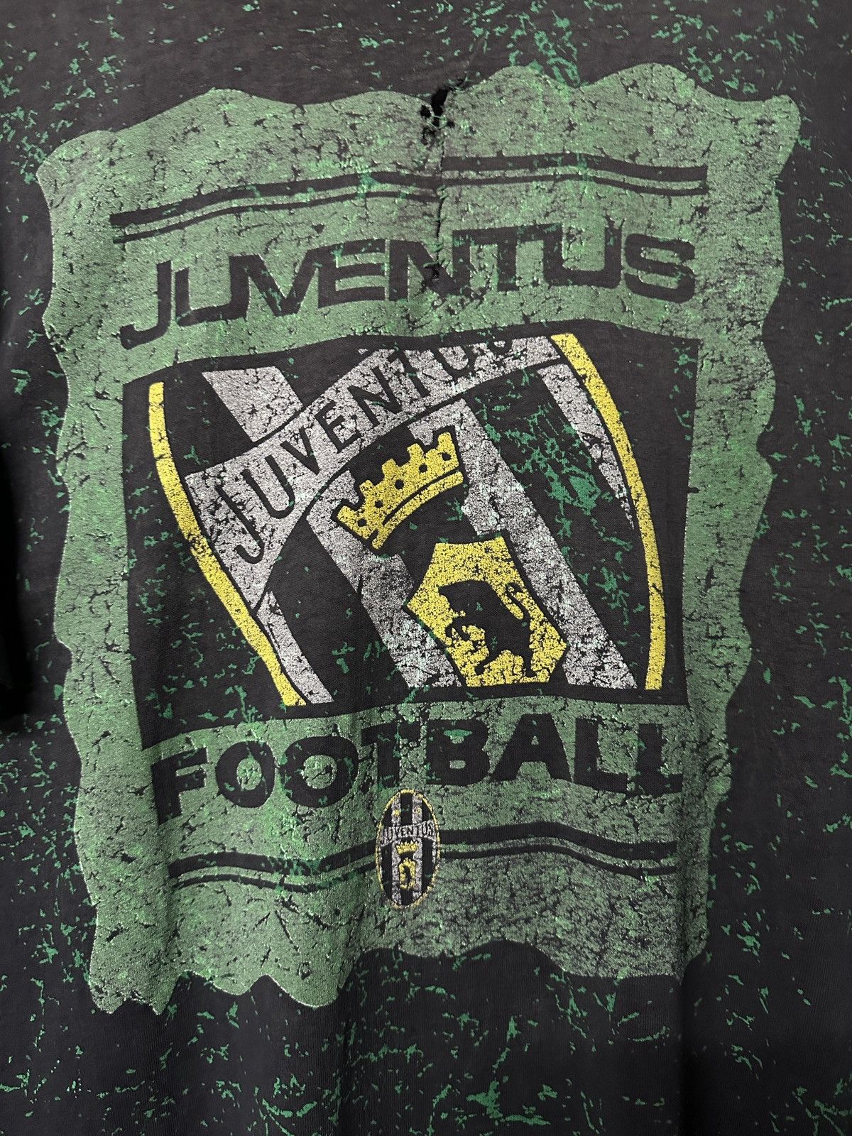 Vintage Vintage 90s Aop Juventus Football Club Distressed Tee Size US XL / EU 56 / 4 - 2 Thumbnail