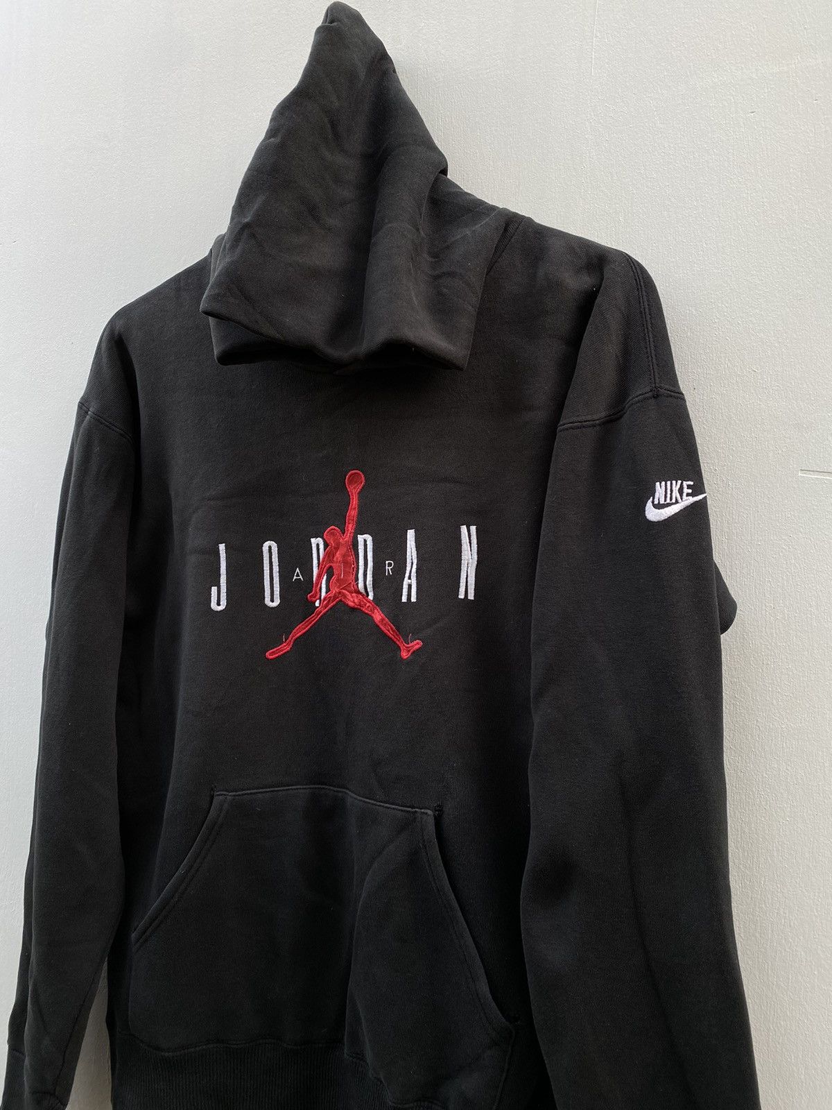 Vintage Vintage Nike Air Jordan Spell Out Black Sweatshirts Hoodies Size US M / EU 48-50 / 2 - 2 Thumbnail
