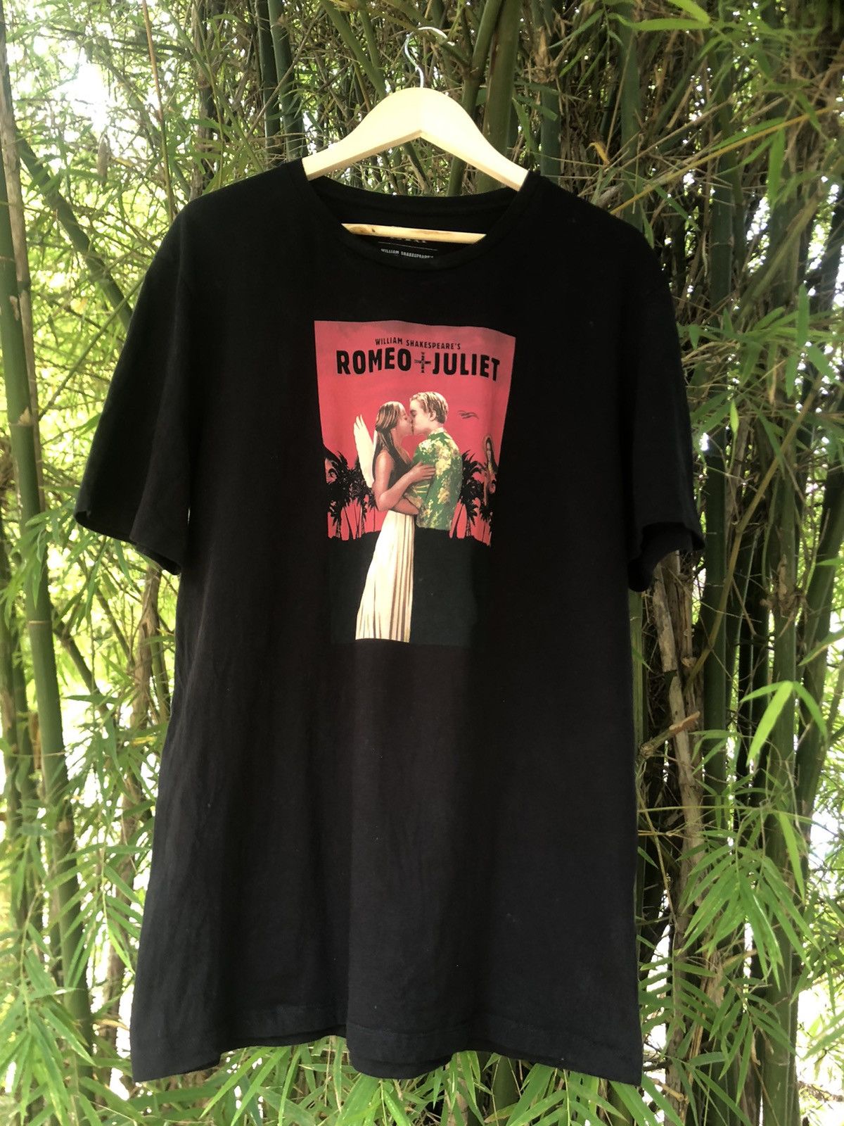 Vintage 🔥Flash Sale🔥Rare Remeo and juliet 90s movie tee Size US XL / EU 56 / 4 - 2 Thumbnail