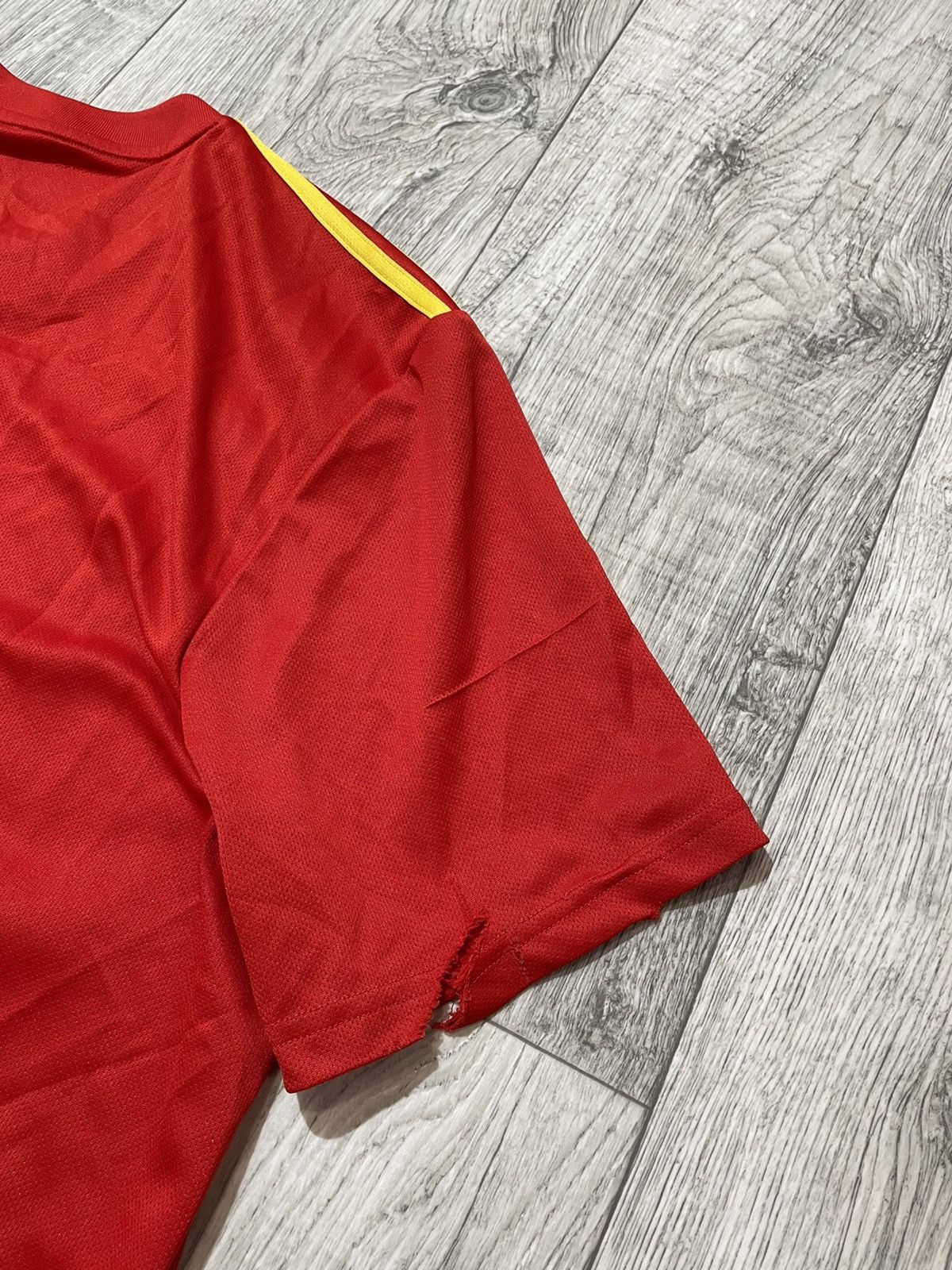Adidas × Pro Player Adidas SPAIN 🇪🇸 jersey y2k sportswear football tee drill Size US XL / EU 56 / 4 - 9 Thumbnail