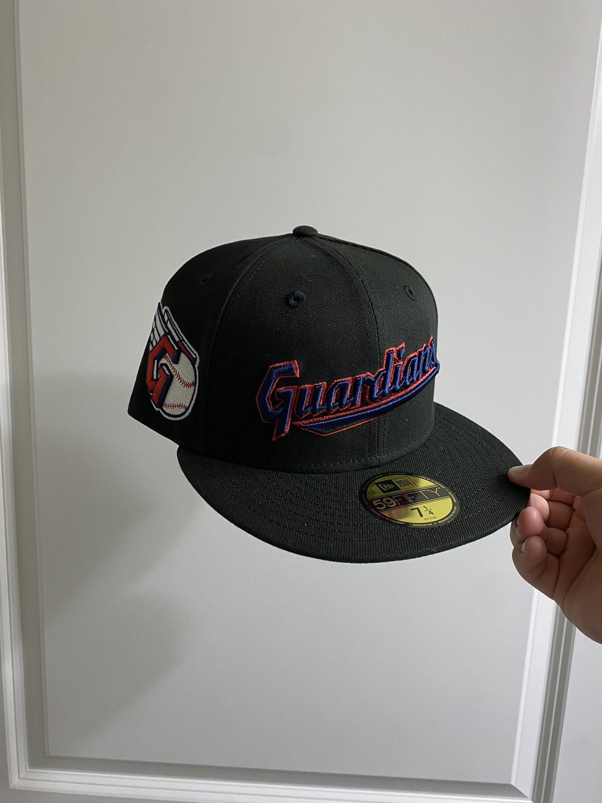 Hat Club × New Era 7 1/4 - Cleveland Guardians Script Black Dome Hatclub Size ONE SIZE - 1 Thumbnail
