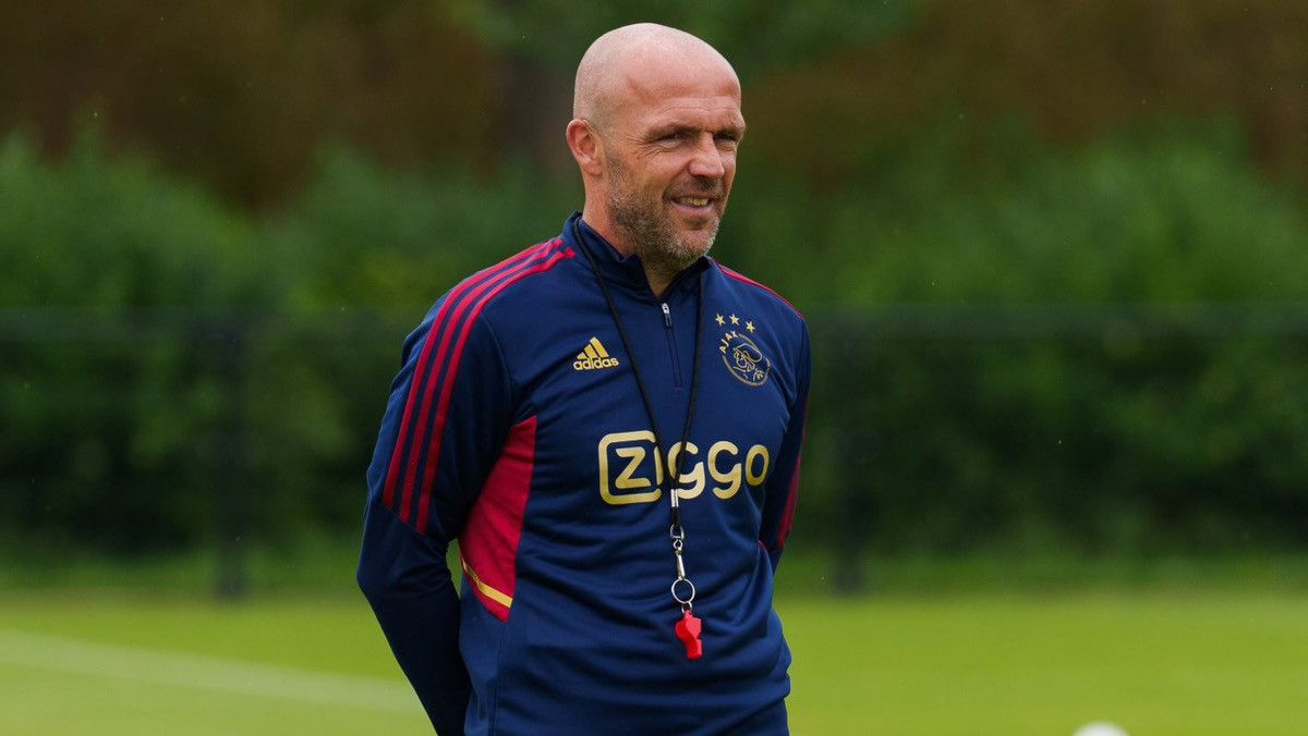 Adidas AJAX AMSTERDAM ADIDAS 2022/2023 FOOTBALL TRAINING TRACK TOP Size US S / EU 44-46 / 1 - 12 Thumbnail