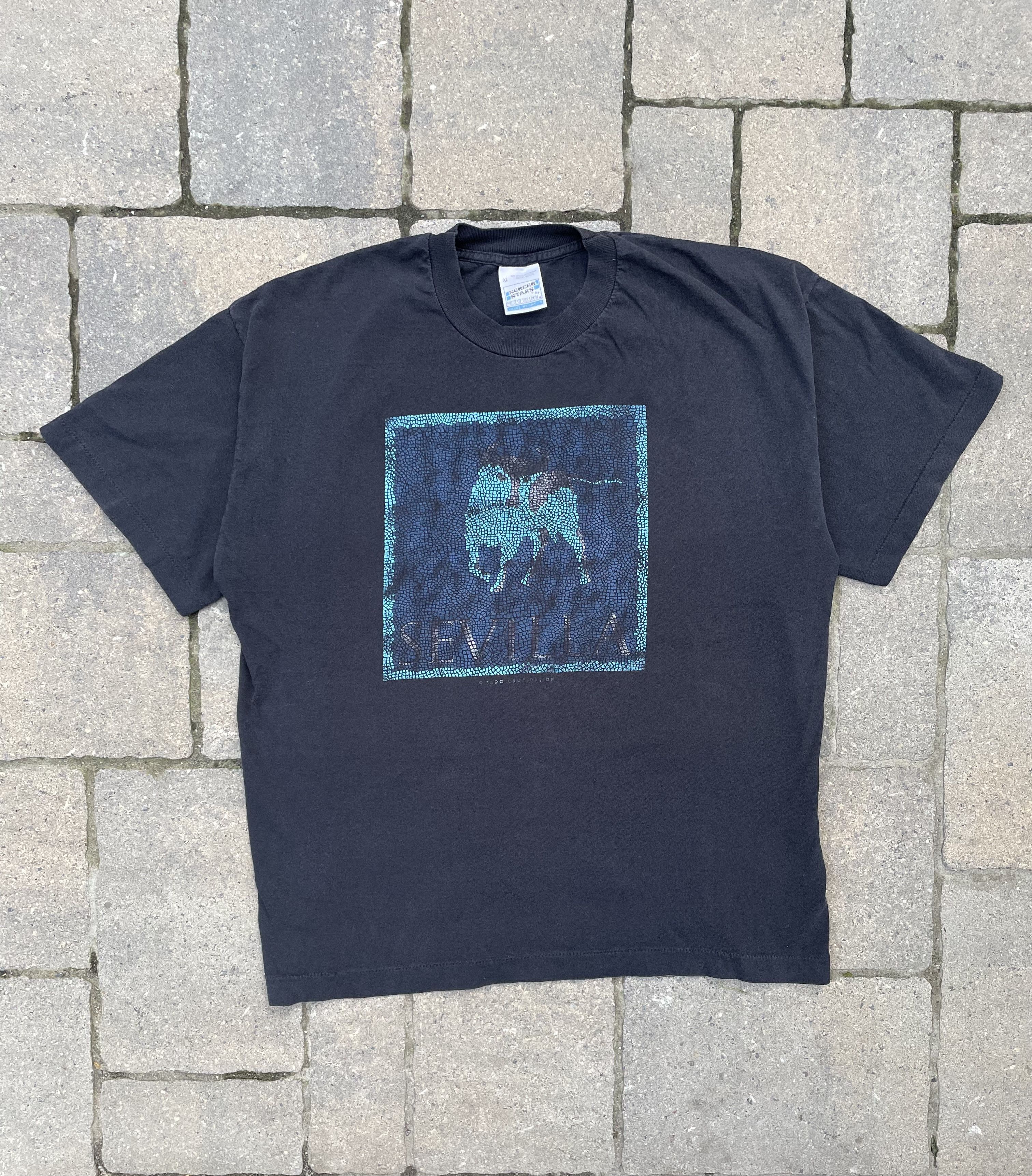 Fruit Of The Loom × Vintage Single Stitch "Sevilla Bull" Tee Size US XL / EU 56 / 4 - 1 Thumbnail