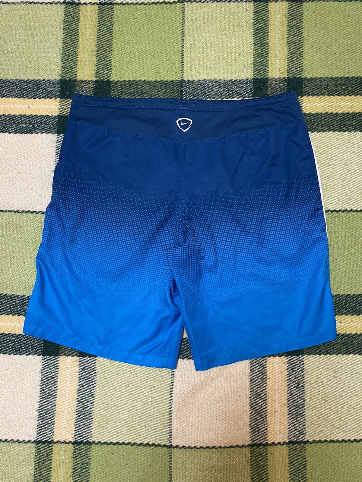 Nike Vintage Nike shorts streetwear swoosh casual y2k size L Size US 34 / EU 50 - 3 Thumbnail