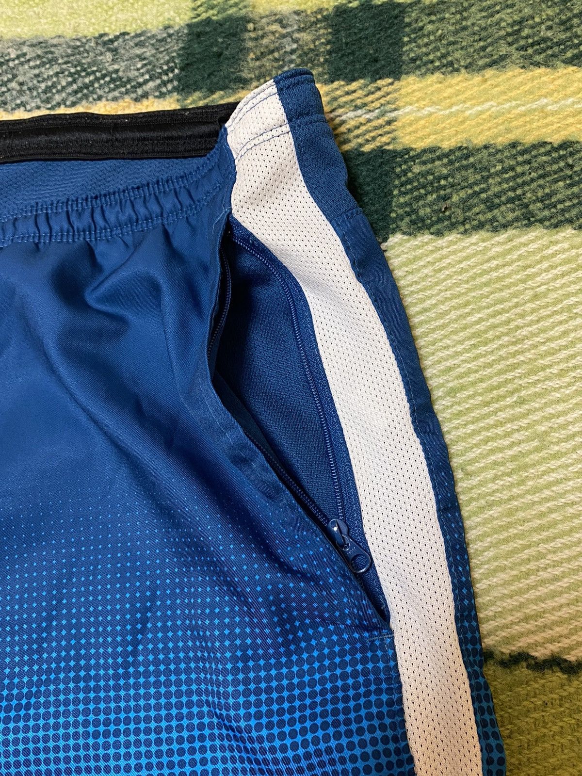 Nike Vintage Nike shorts streetwear swoosh casual y2k size L Size US 34 / EU 50 - 2 Thumbnail