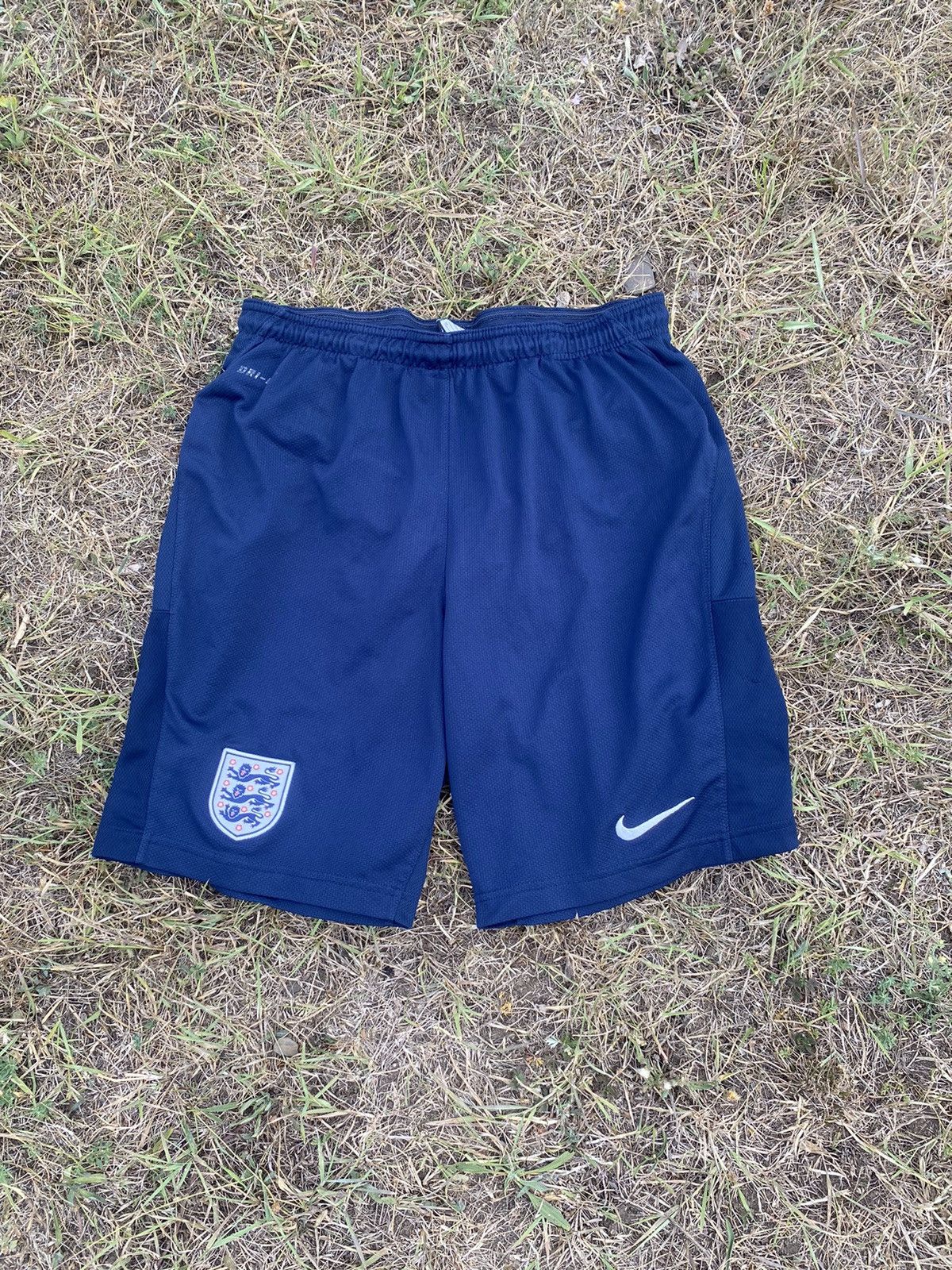 Nike Vintage 90s Nike shorts streetwear y2k casual size M Size US 32 / EU 48 - 1 Thumbnail