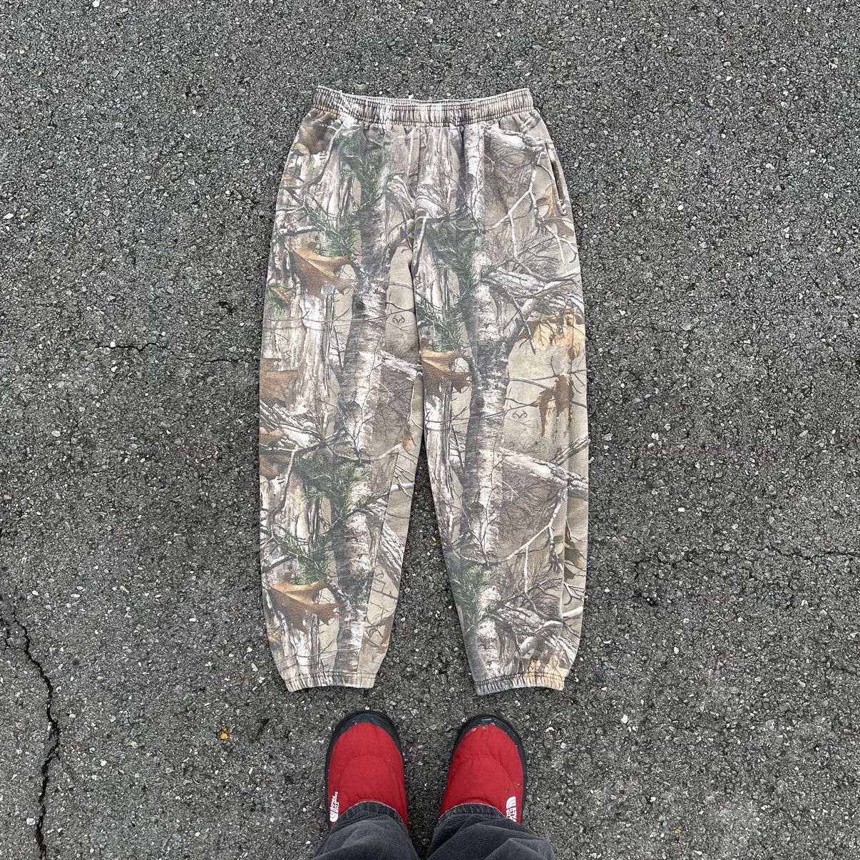 Streetwear Vintage vintage jerzees real tree camo sweatpants Grailed